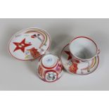 Paar Teetassen mit Untertassen, Sowjetische Propaganda Porzellan