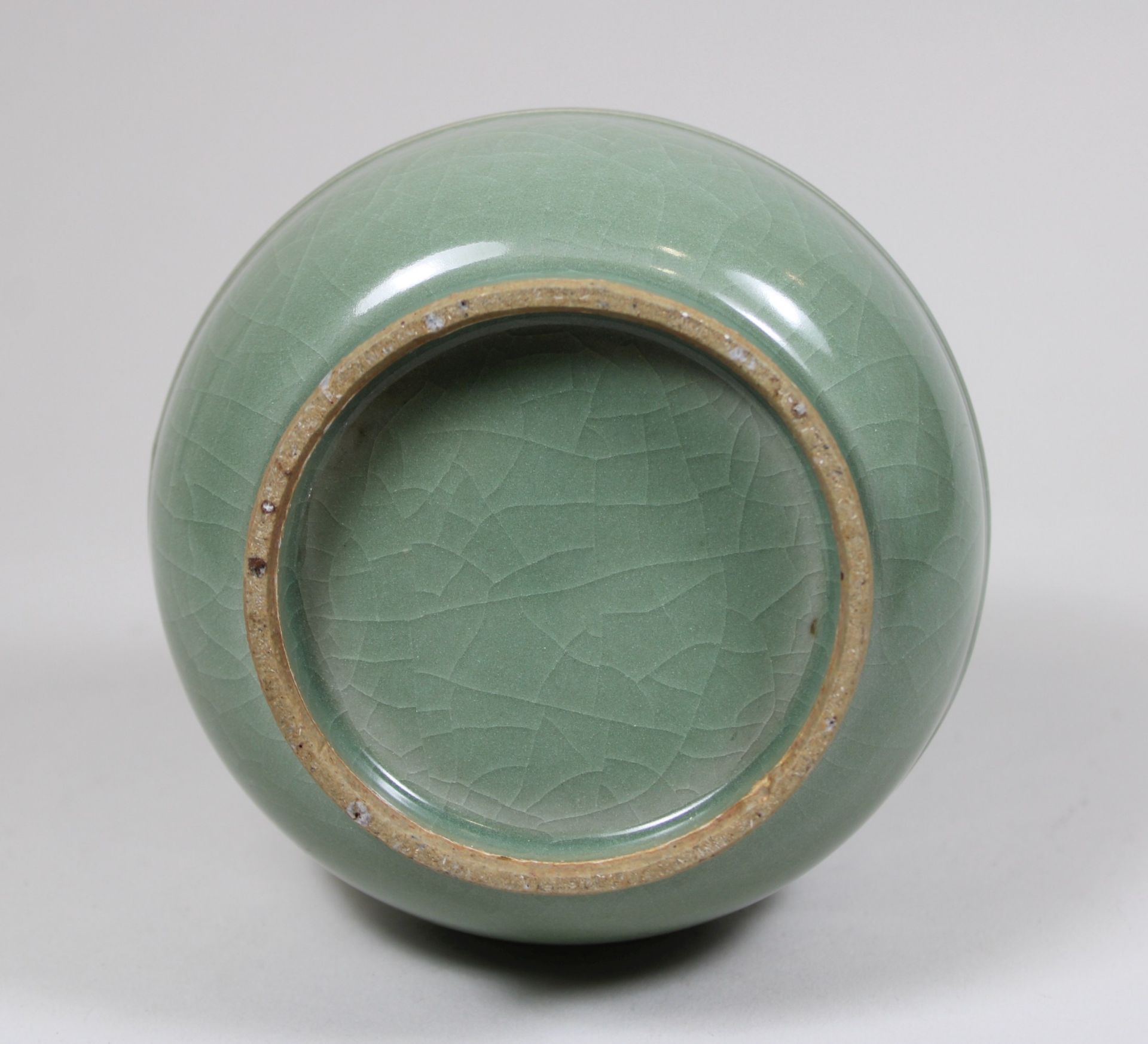Vase, China, Porzellan, wohl 19/20. Jh., Longquan Seladon. H.: 23 cm. - Bild 2 aus 2