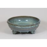 Bulb Bowl, China, Porzellan, wohl 20. Jh., numbered 3 Jun tripod, glasiert. Dm.: 24,2 cm, H.: 9,5 cm