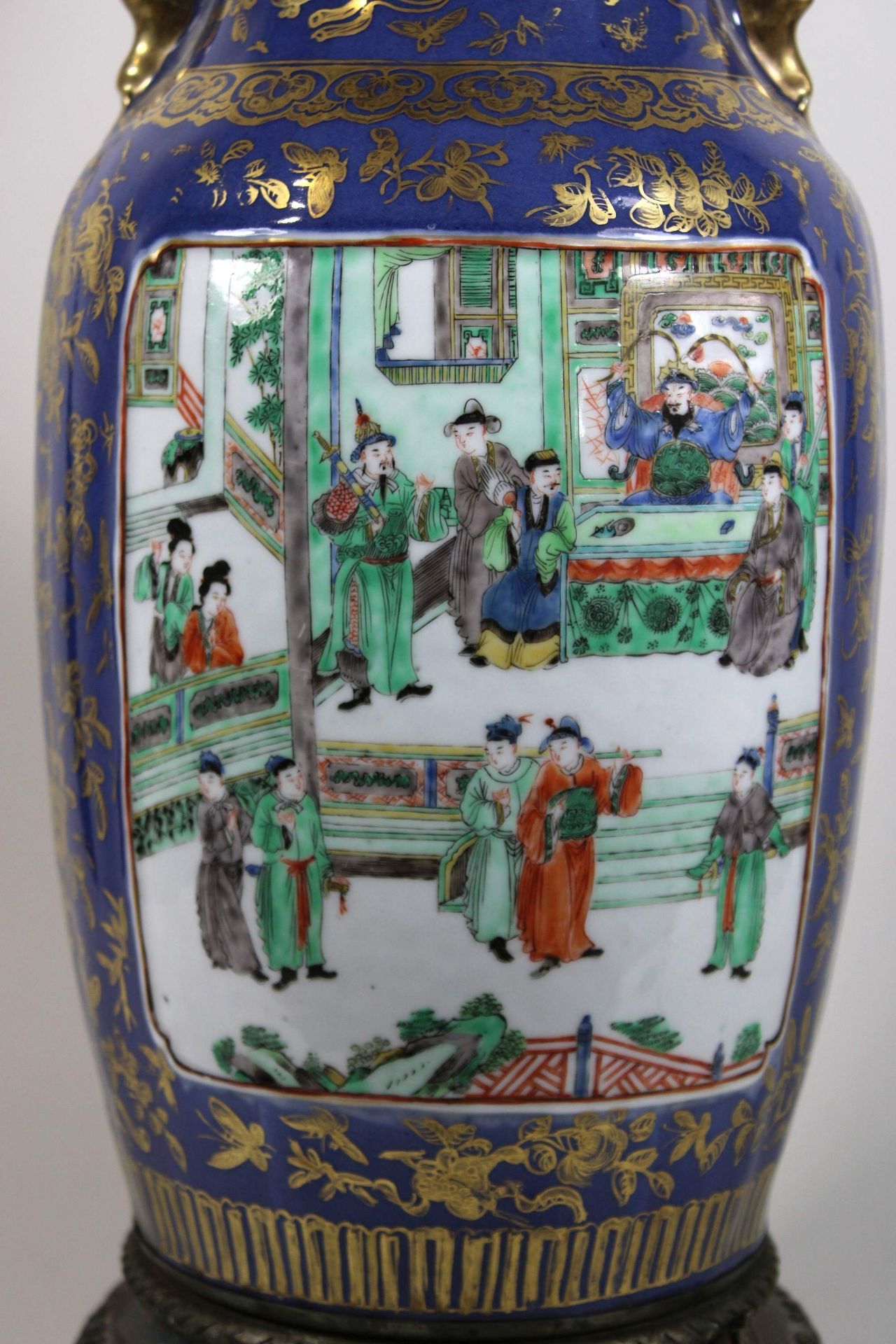 Vase, China, Porzellan, polychrom bemalt, höfische Szene, Golddekor - Bild 2 aus 4