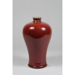 Meiping Vase, China, Porzellan, wohl Anfang 20. Jh., kupferrot glasiert.