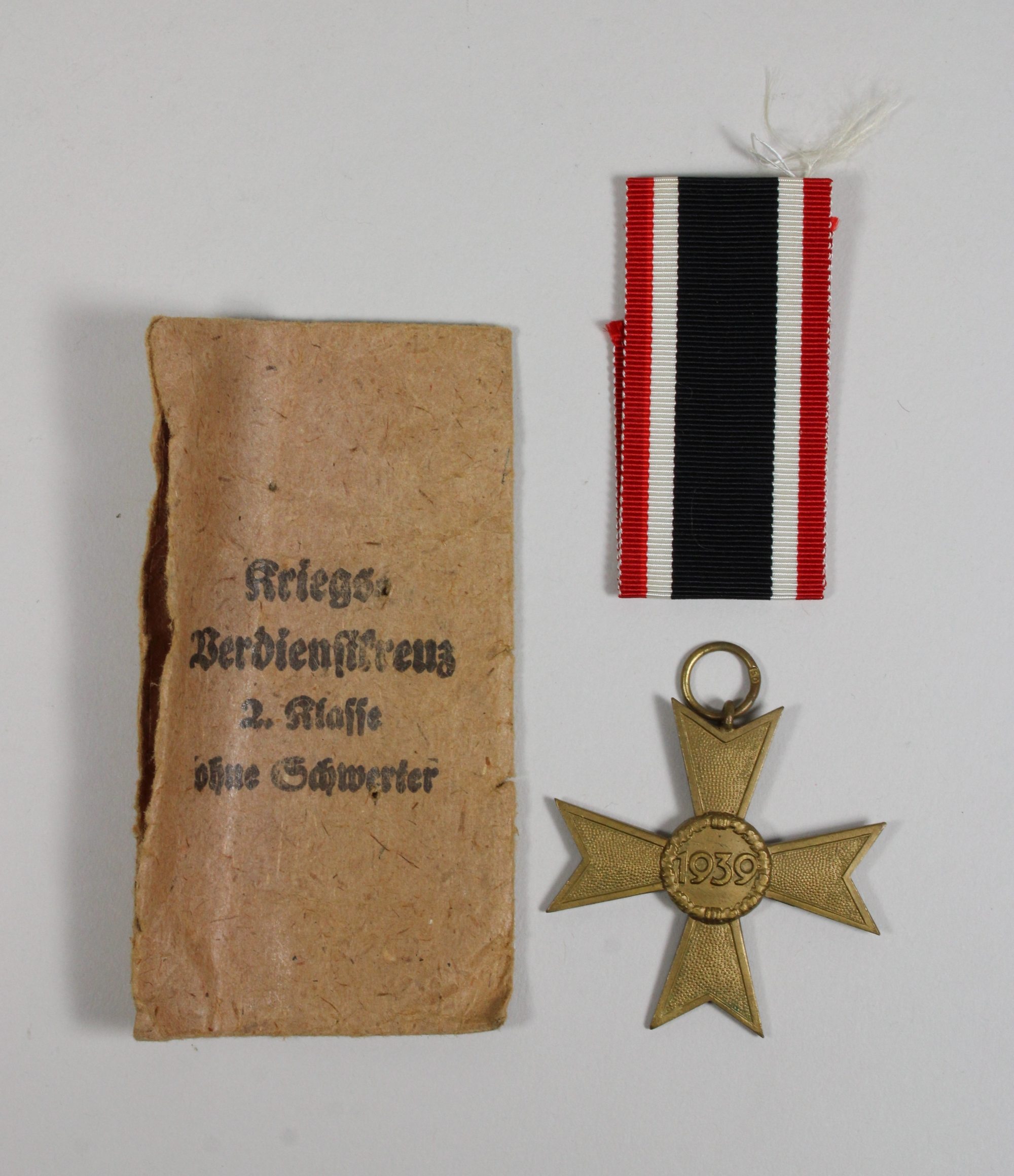 Kriegsverdienstkreuz ohne Schwerte, 2. Klasse, 1939 und Verleihungstüte. - Image 2 of 2