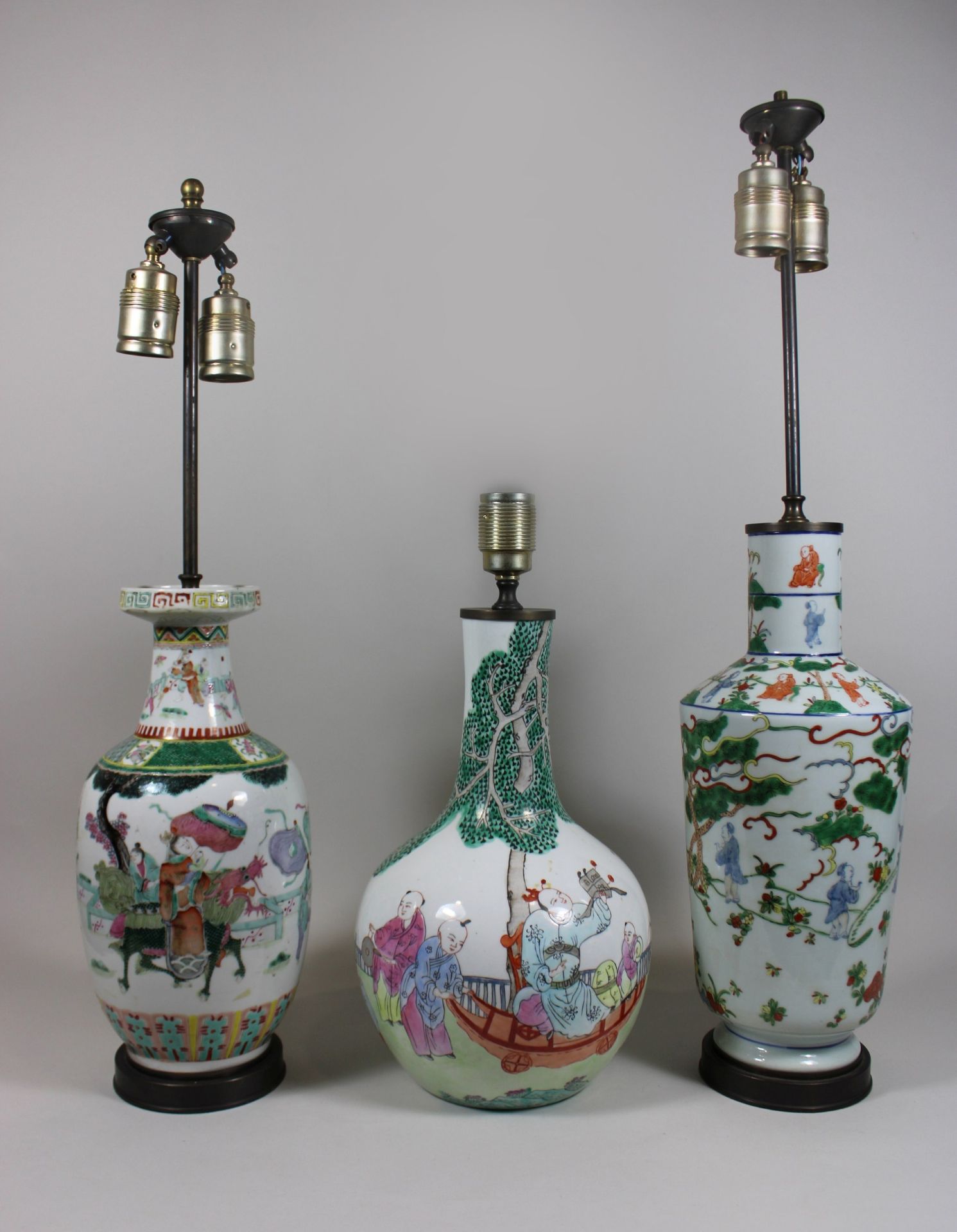 3 Vasen, China, Porzellan, als Lampen elektrifiziert, polychrom bemalt