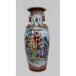 Große Vase, China, Porzellan, polychrom bemalt, figürliche Szene