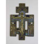 Erweitertes Segens-Kreuz, wohl 18. Jh., Russland, Bronzeguss, Christus am Kreuz