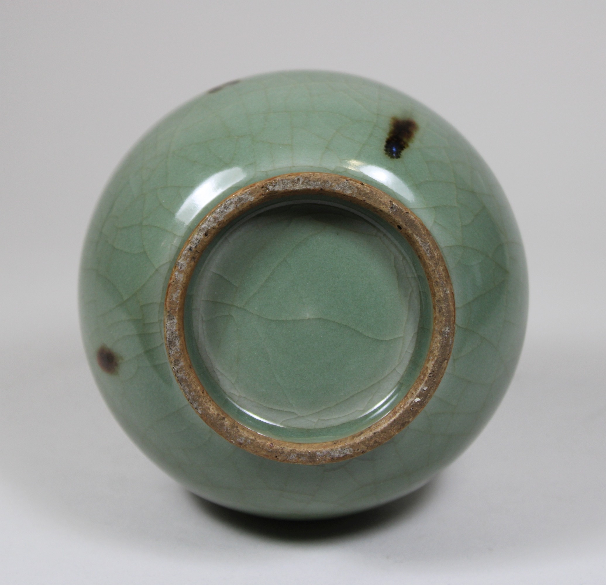 Suantouping Vase, China, Porzellan, wohl 19/20. Jh., Longquan Seladon, Tobi Seiji - Image 2 of 2