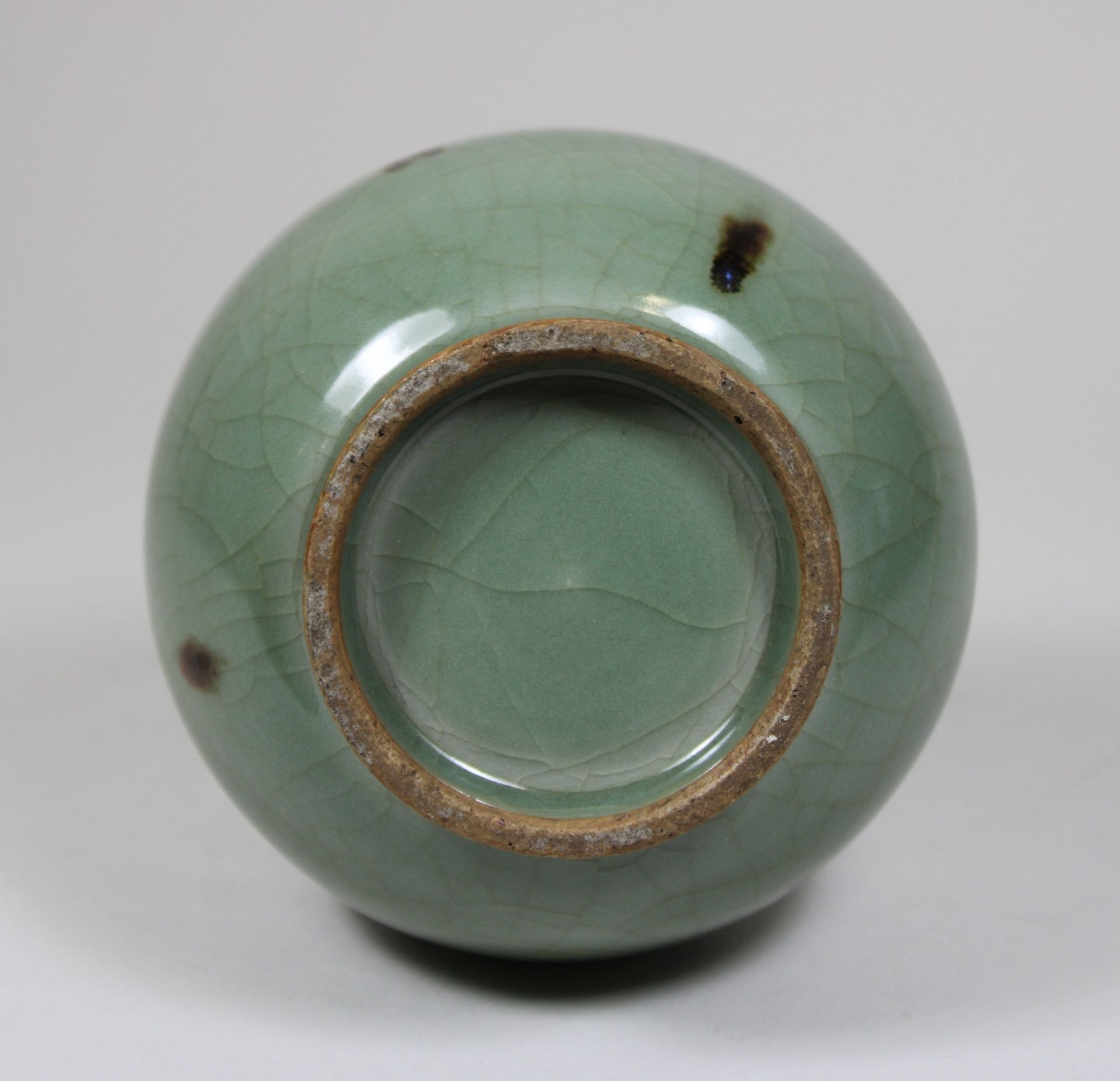 Suantouping Vase, China, Porzellan, wohl 19/20. Jh., Longquan Seladon, Tobi Seiji - Image 2 of 2