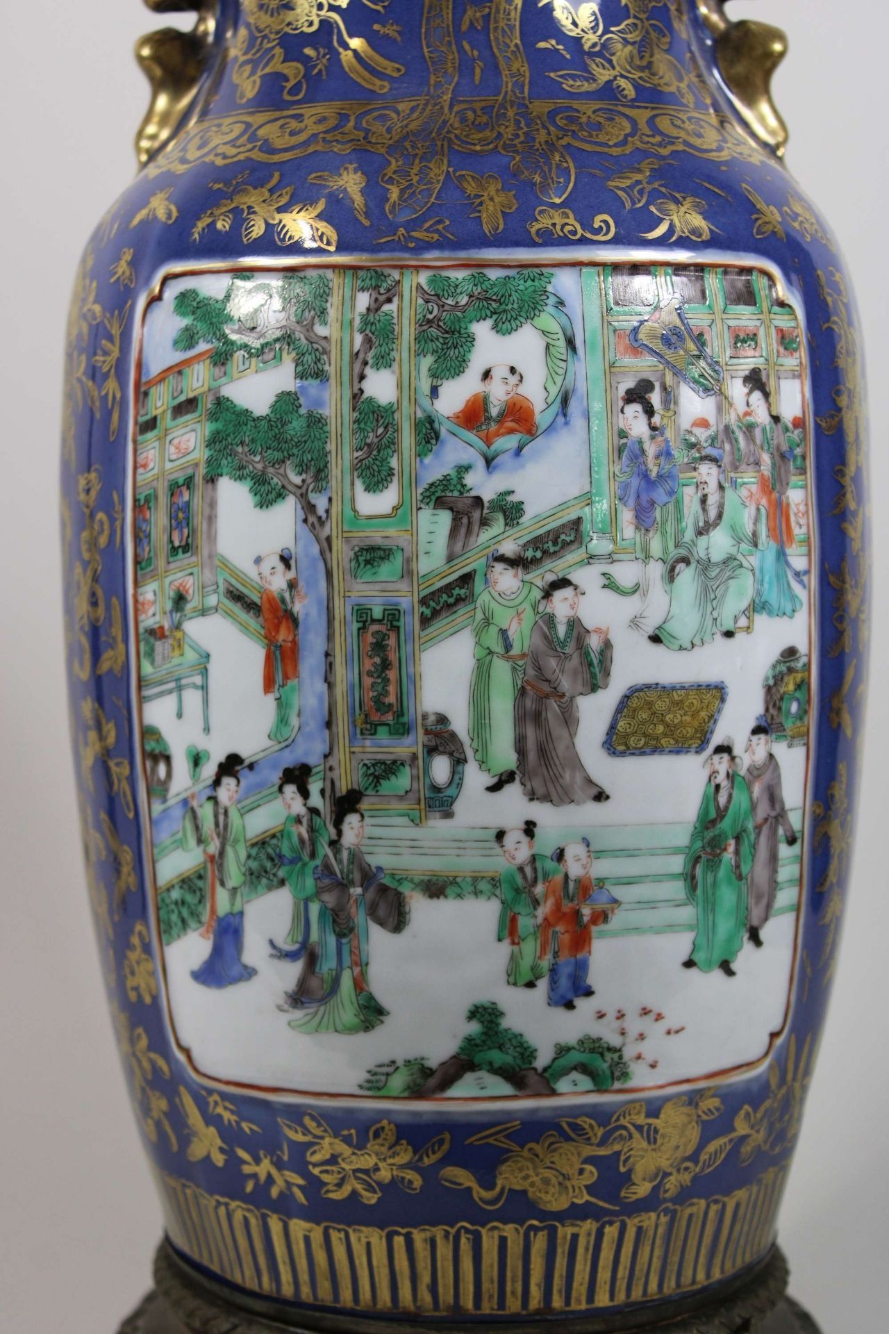 Vase, China, Porzellan, polychrom bemalt, höfische Szene, Golddekor - Bild 3 aus 4