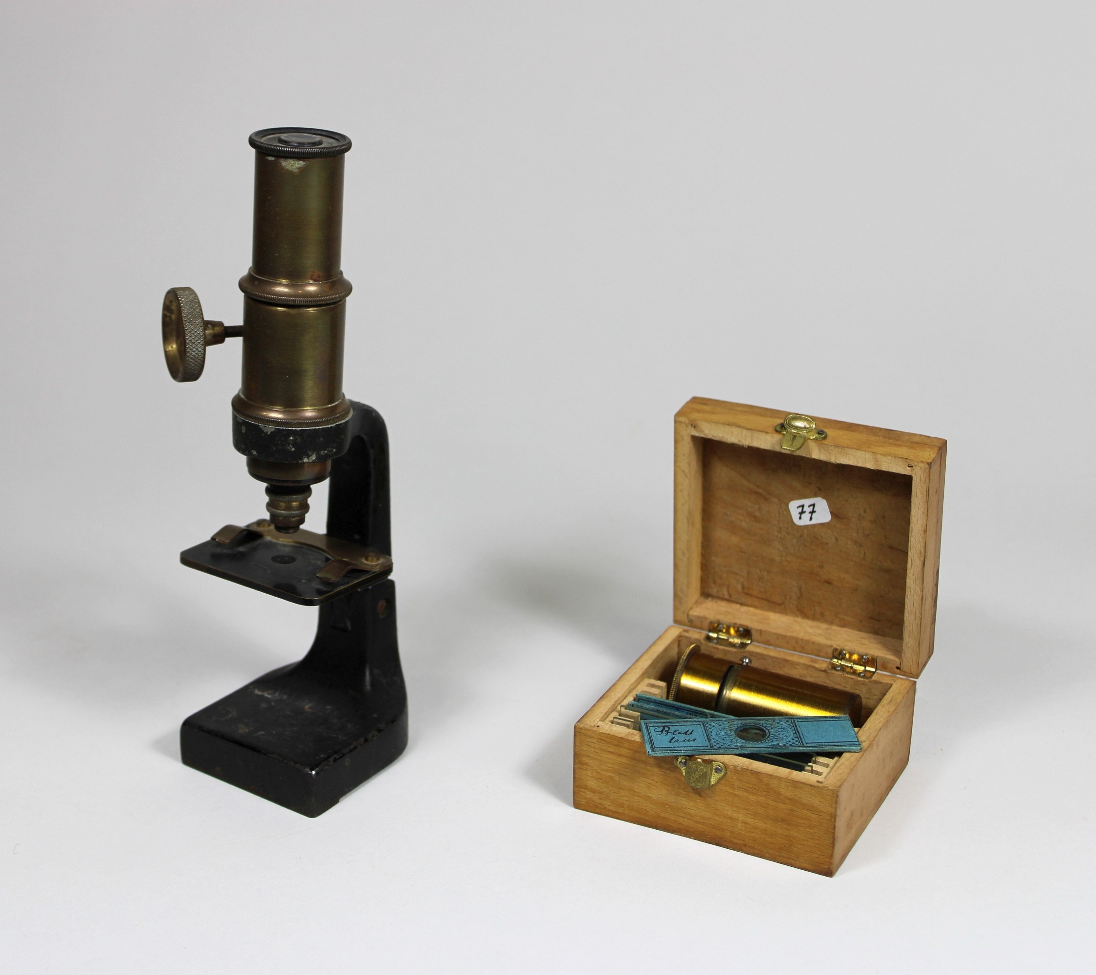 Reise- und Taschenmikroskop, in Holzboxen