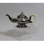 Teekanne, Silber, Russland, mit architektonische und florale Muster