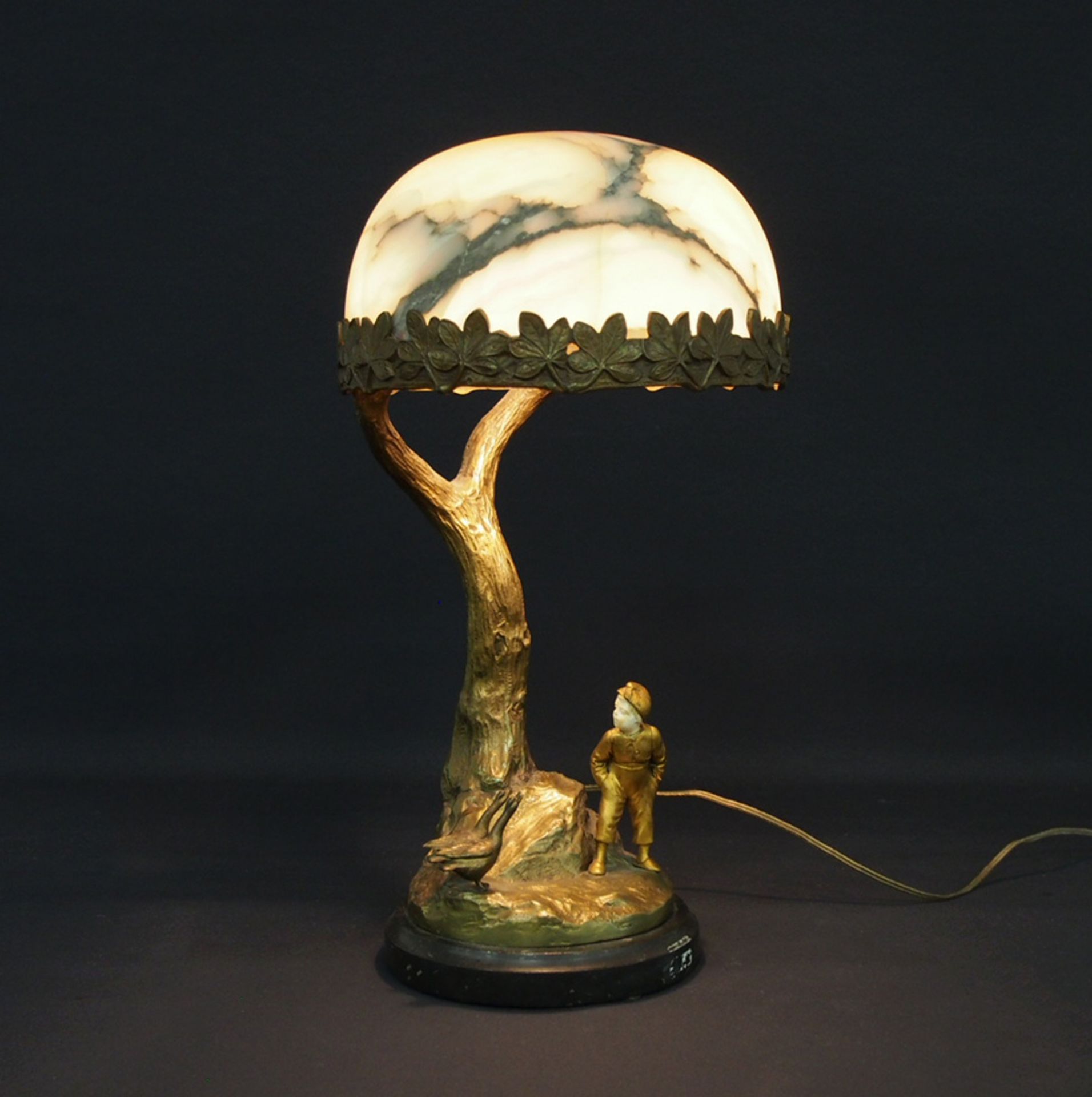 Tischlampe in Form eines Baumes
