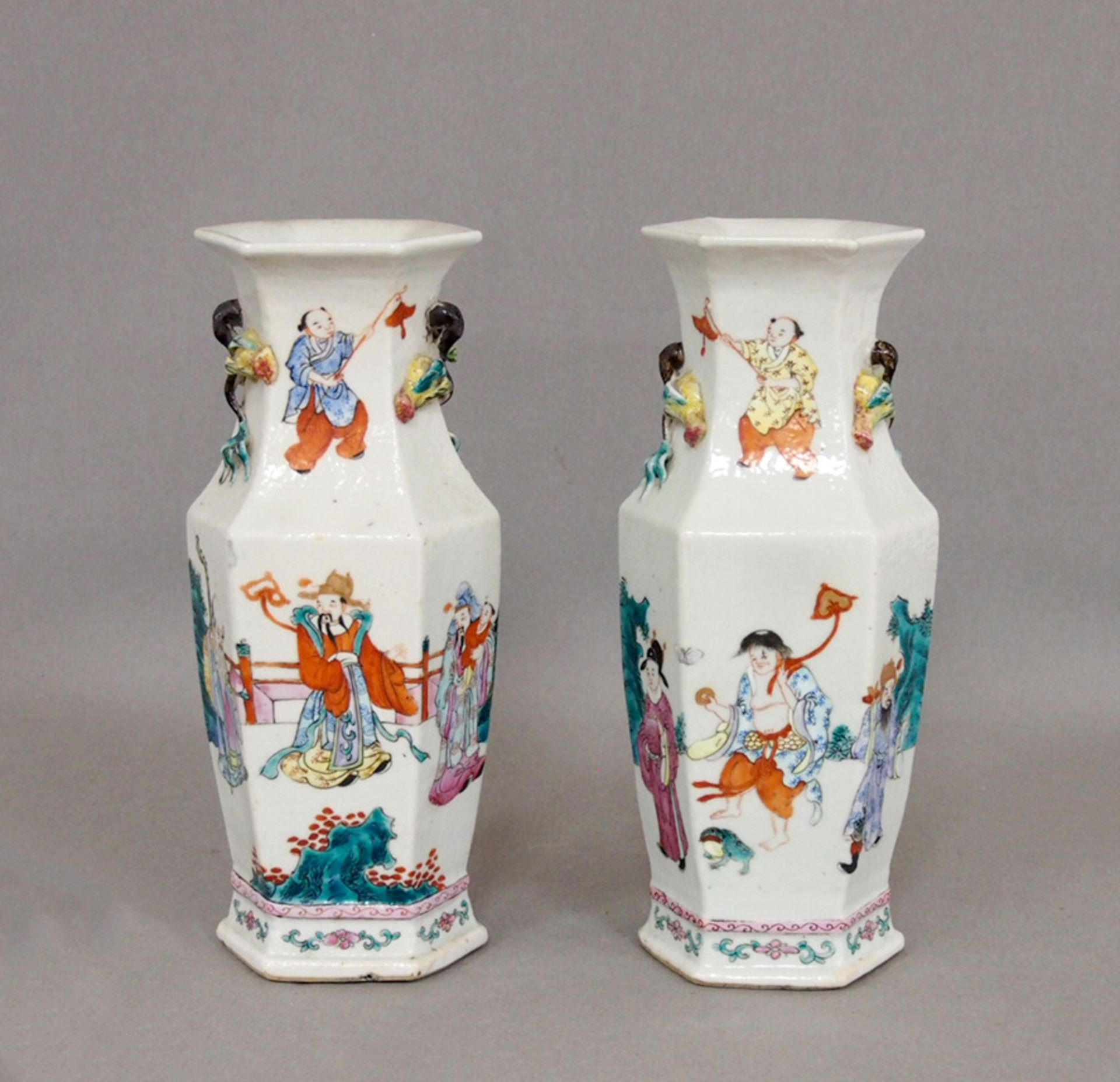 Paar sechseckige Vasen