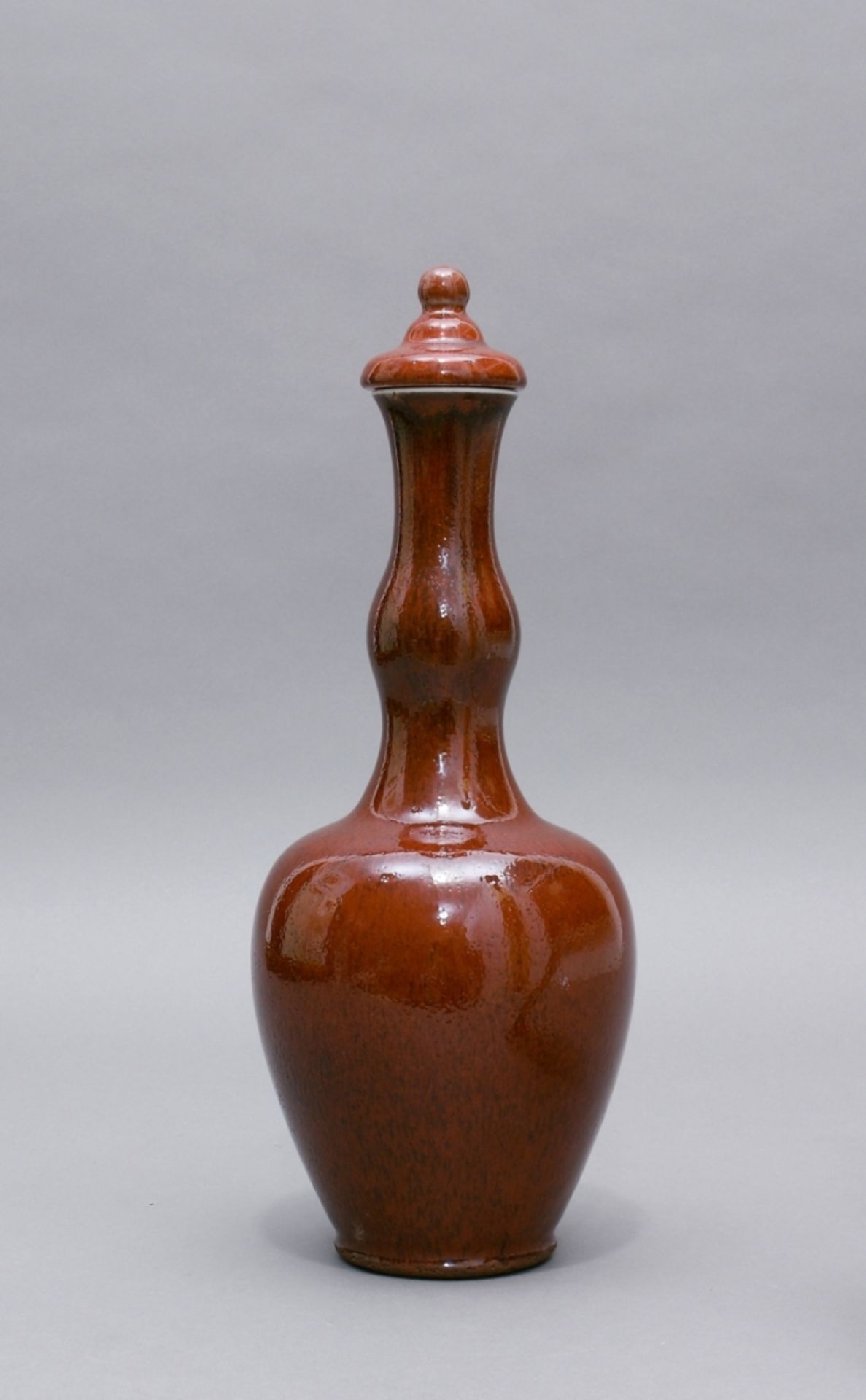 Vase, Flaschenvase mit Deckel, KPM