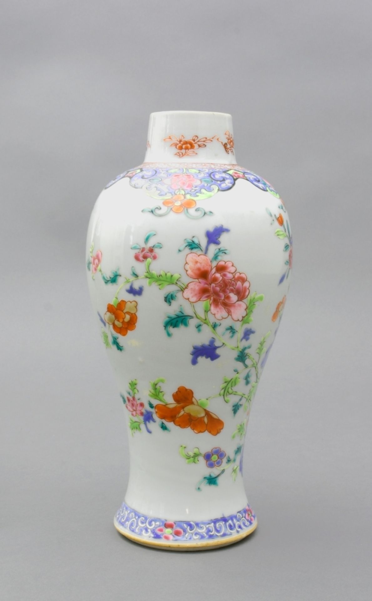 China, Vase, Porzellan Balusterform - Bild 2 aus 4