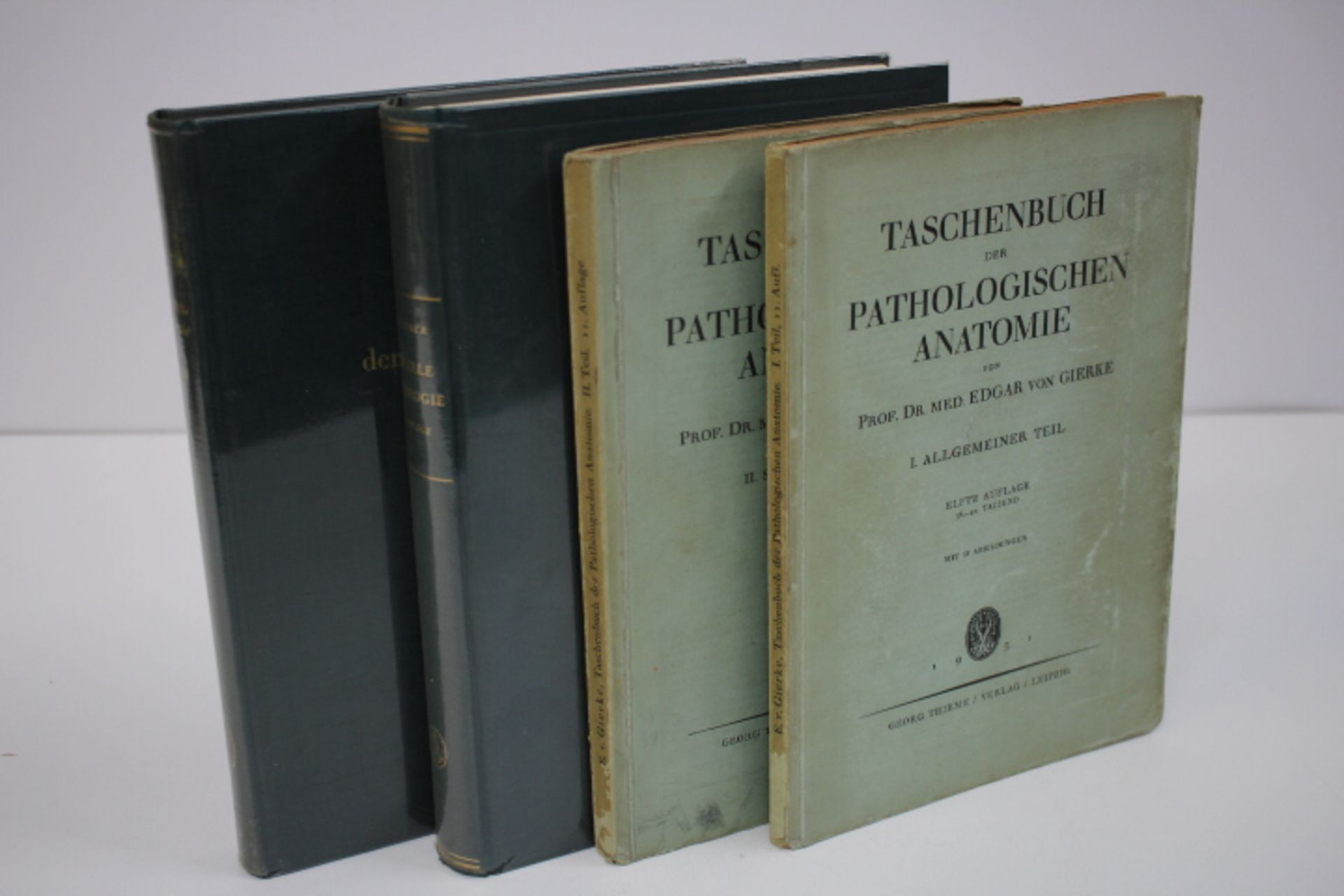 4 Medizinische Fachbücher