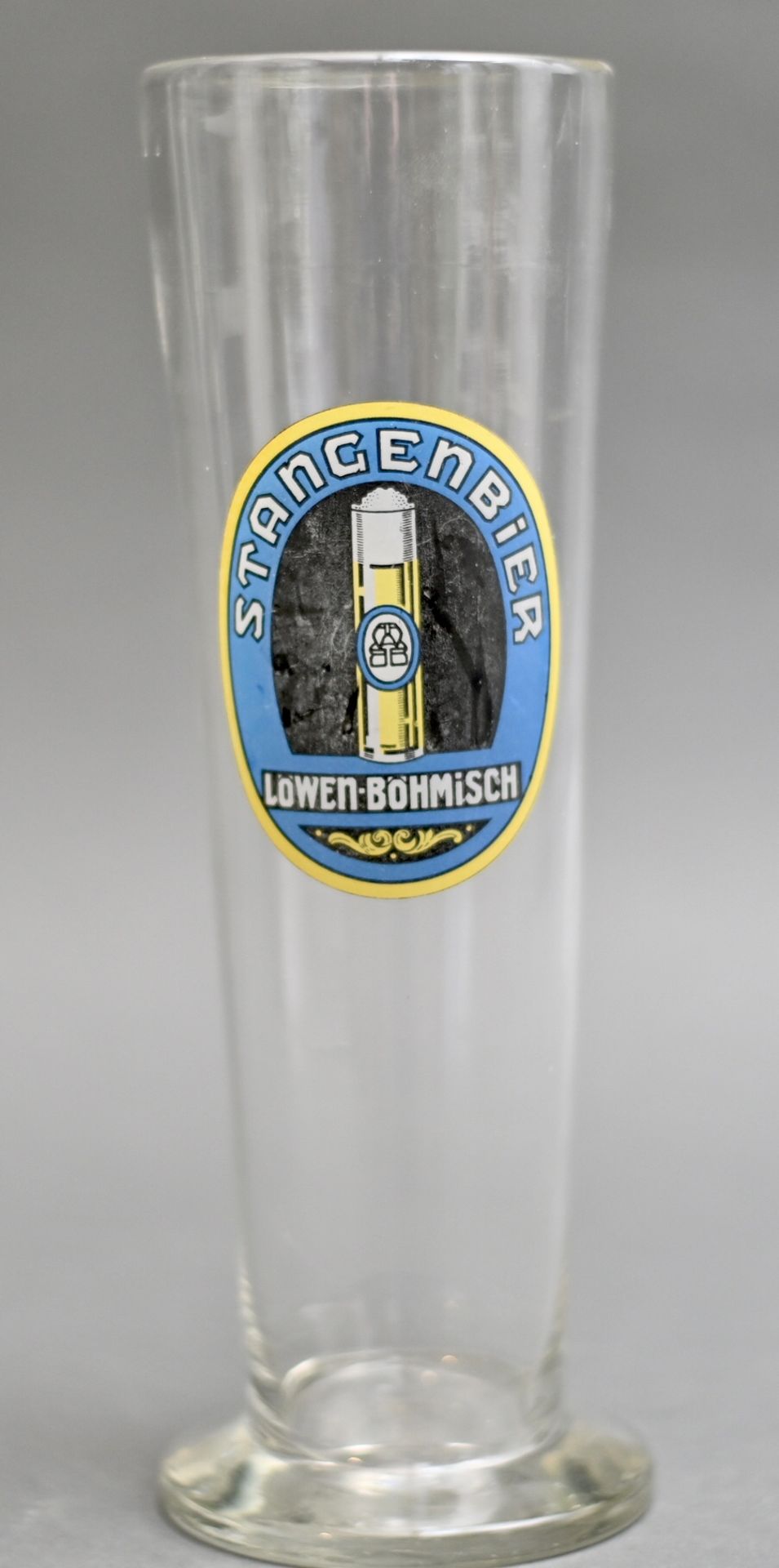 Stangenglas "Löwen-Böhmisch Stangenbier", rückseitig von Hand geeicht 0,5L, H 26 cm, guter Zustand