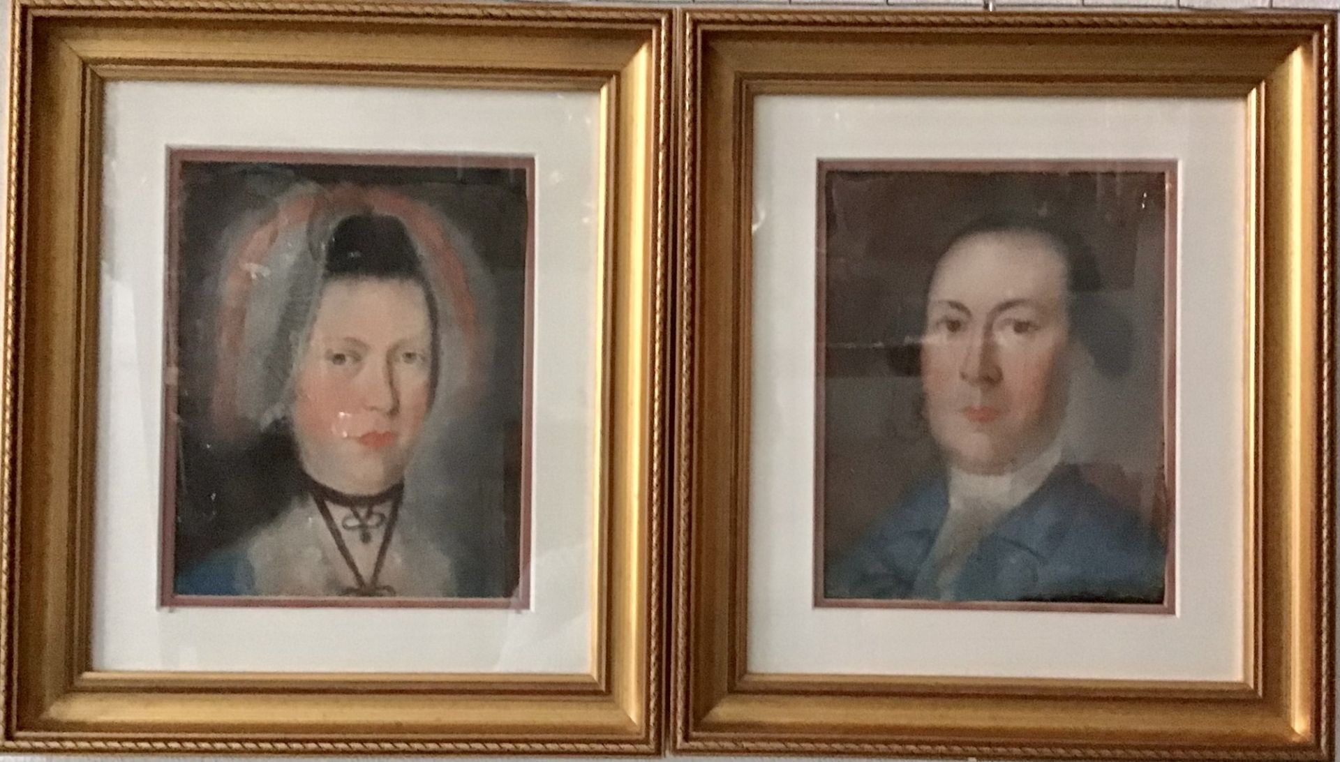 Paar italienische Pastell-Portraits um 1750, Pastellkreide auf Papier, neu gerahmt in Goldleiste