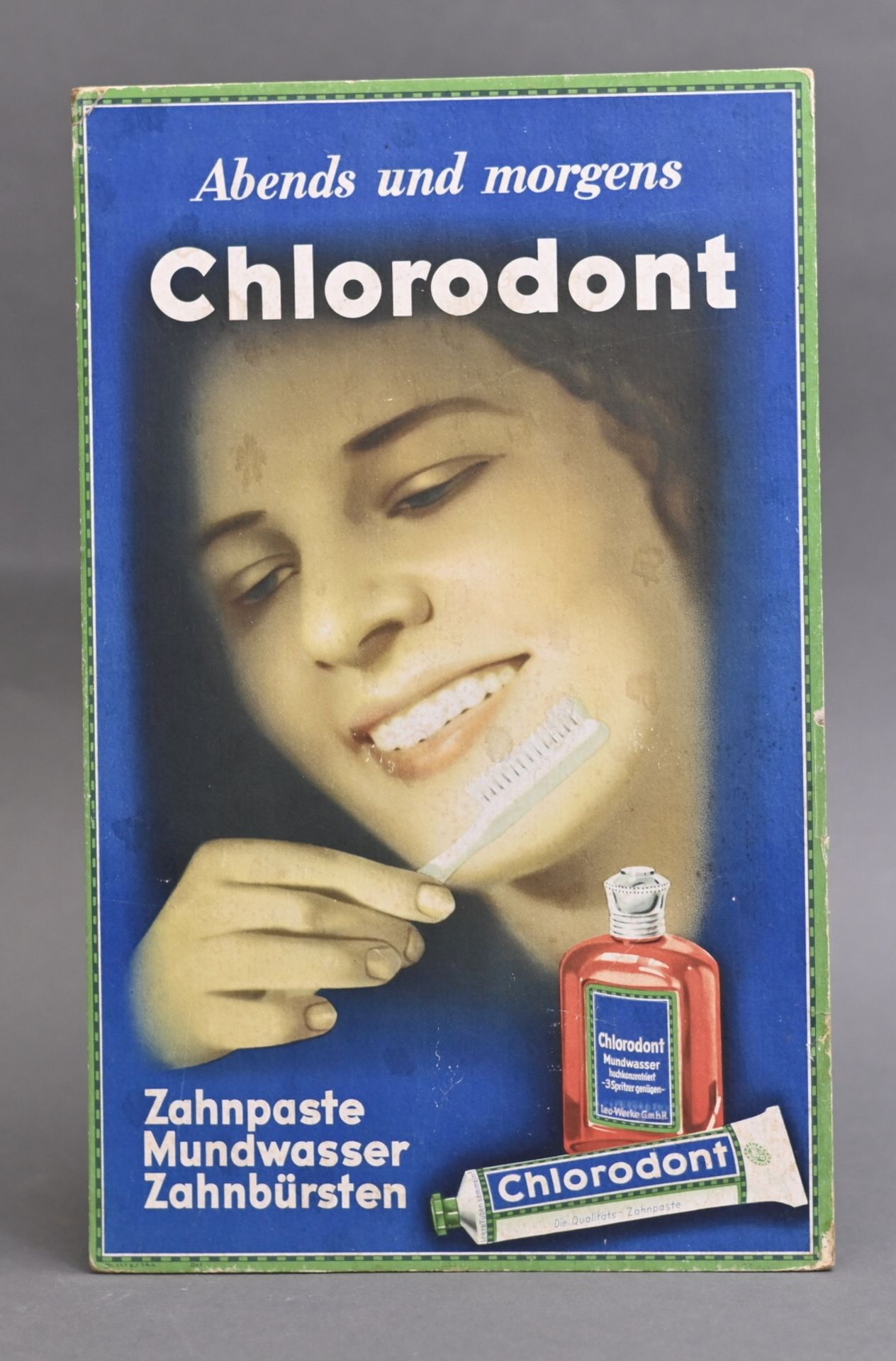Chlorodont-Werbeaufsteller aus Pappe, um 1920, mit Aufstellsegel, sehr guter Zustand, Maß : 20 x