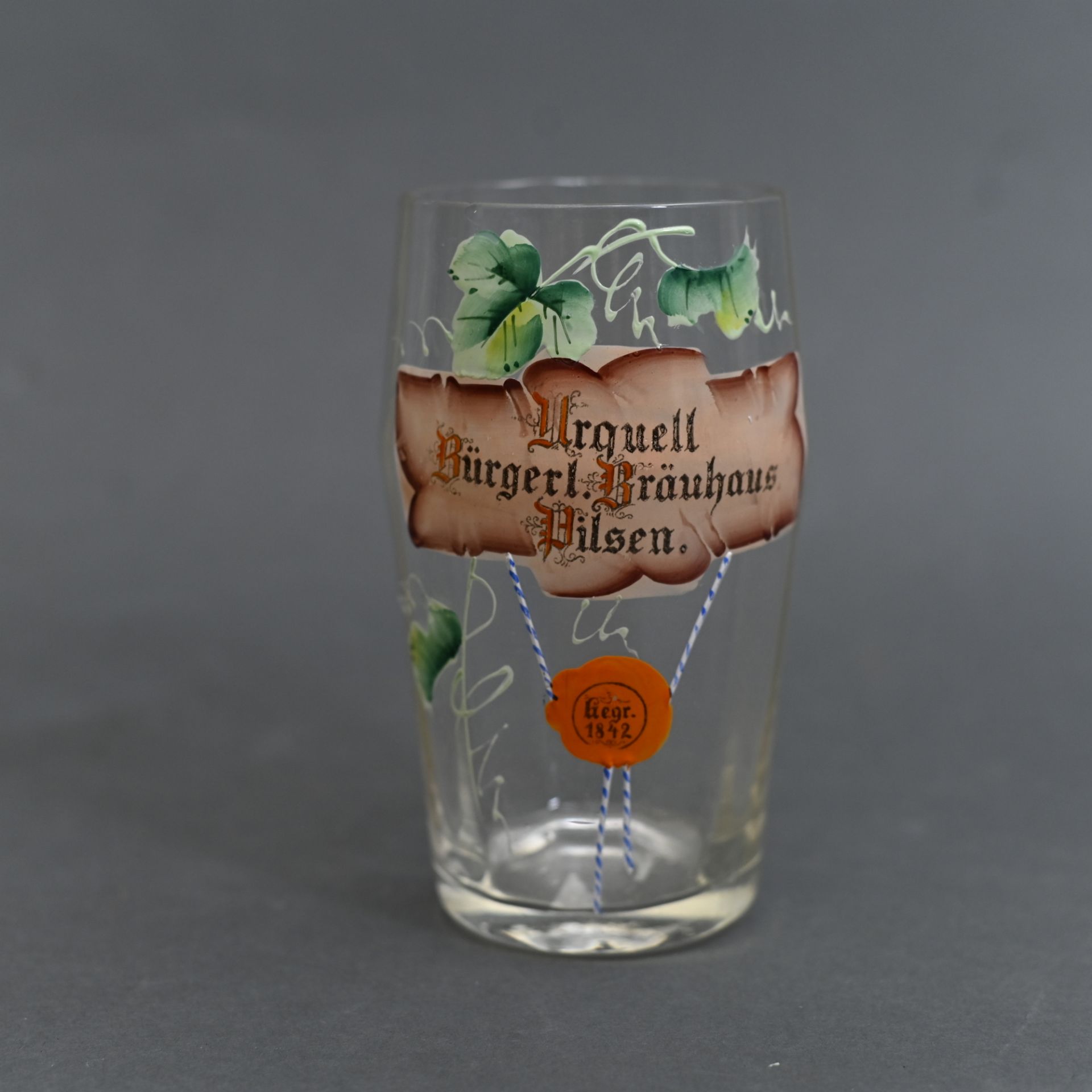 Becherglas "Urquell Bürgerliches Bräuhaus Pilsen", rücks. 0,5l von Hand geeicht, Motive in guter