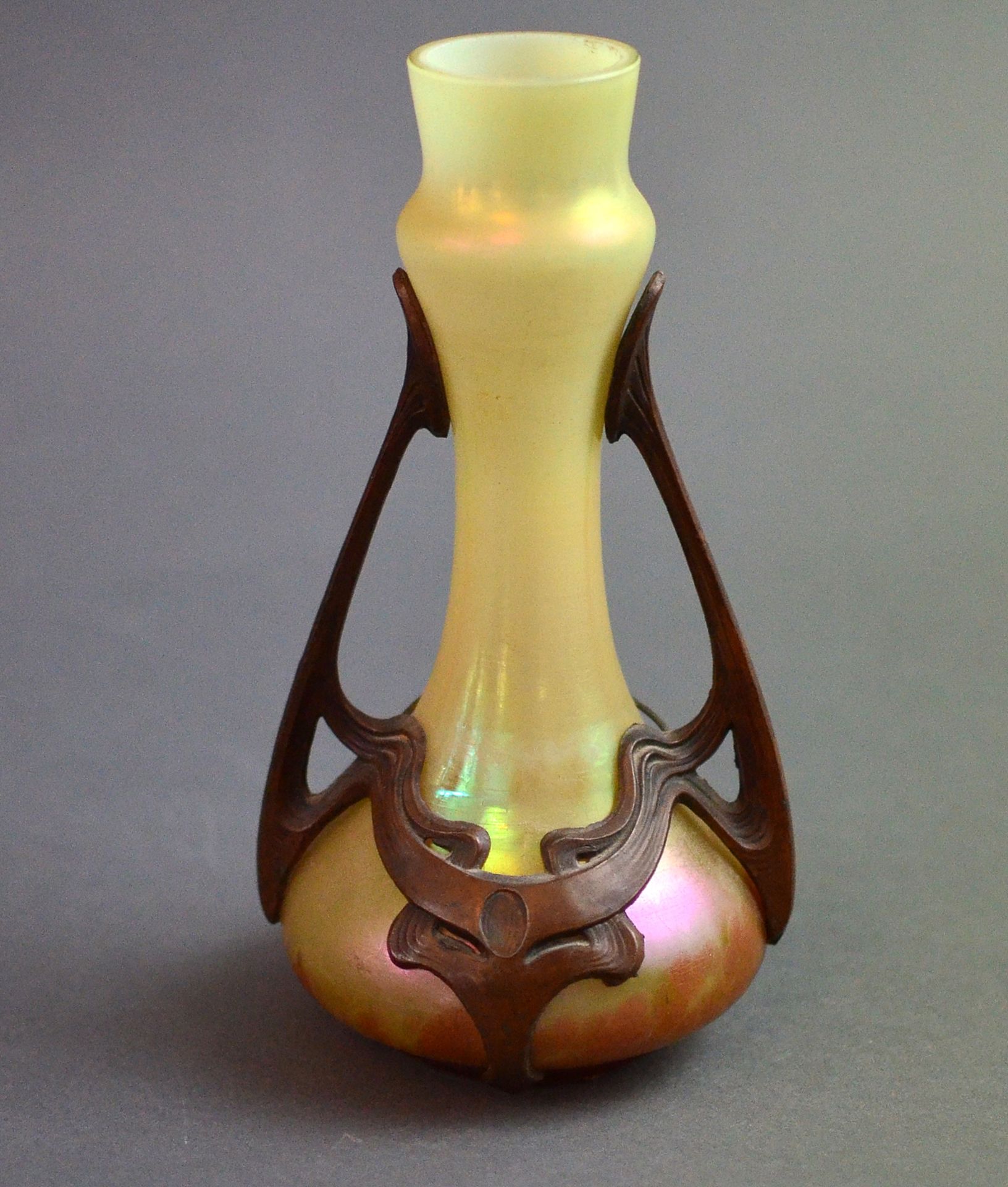 Pallme-König & Habel, Jugendstil-Vase mit Broncemontierung, um 1900, farbloses Glas, - Bild 3 aus 3