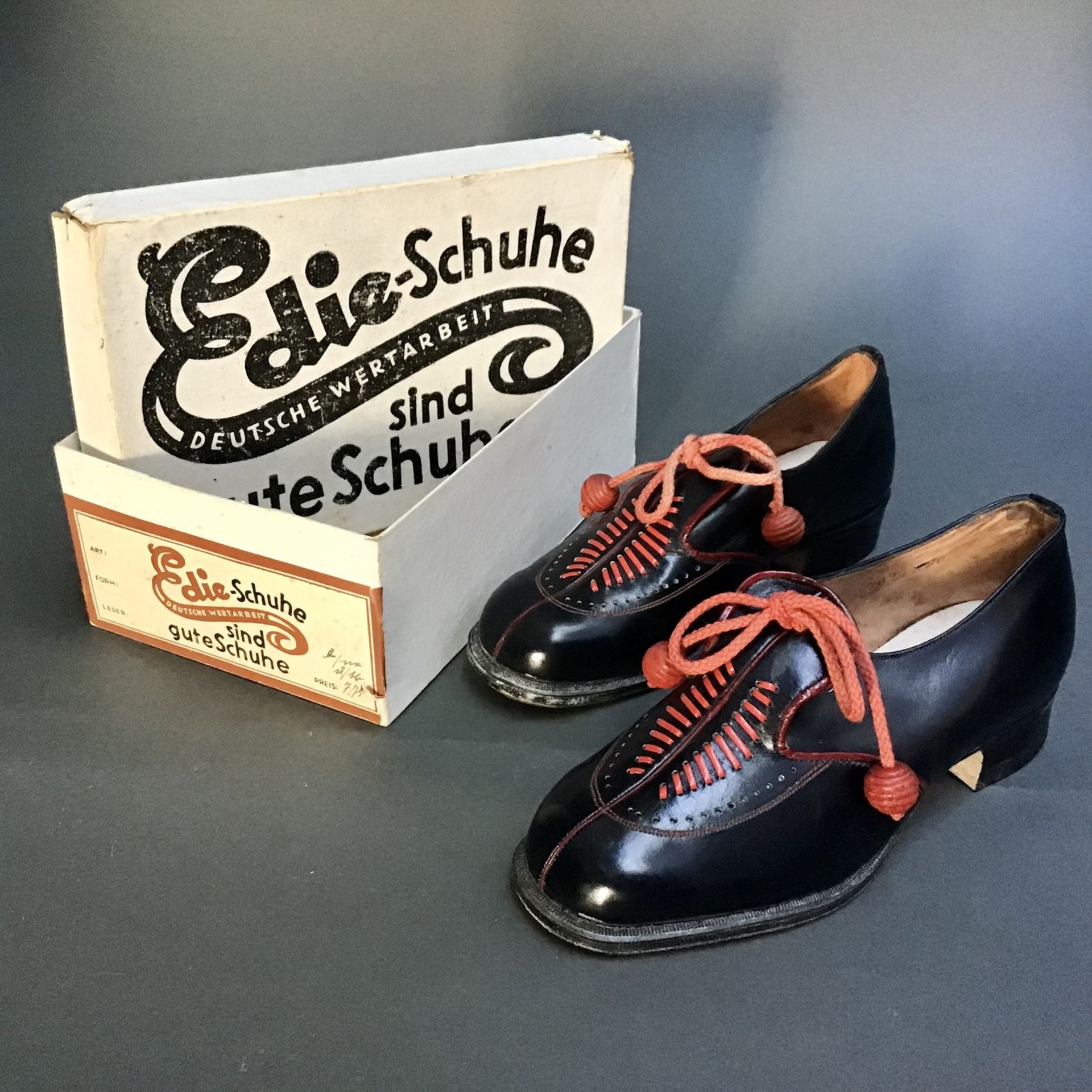 Kinderschuhe um 1930, "EDI-Schuhe Deutsche Wertarbeit" im OK, Größe 30, - Bild 2 aus 2