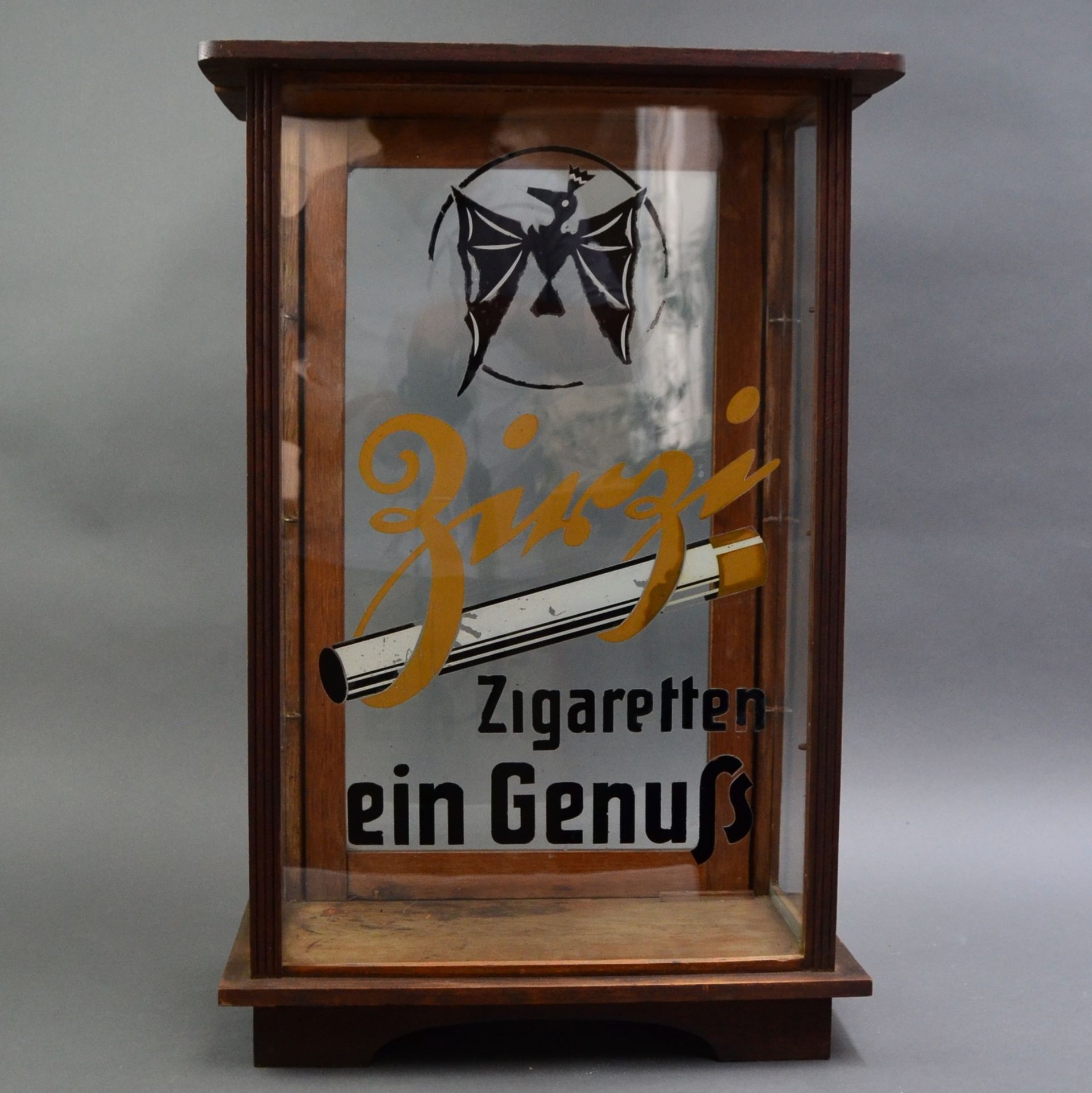 "Zirzi-Zigaretten" Monopol Dresden, Werbevitrine, Eiche massiv, schauseitig Werbeaufschrift,