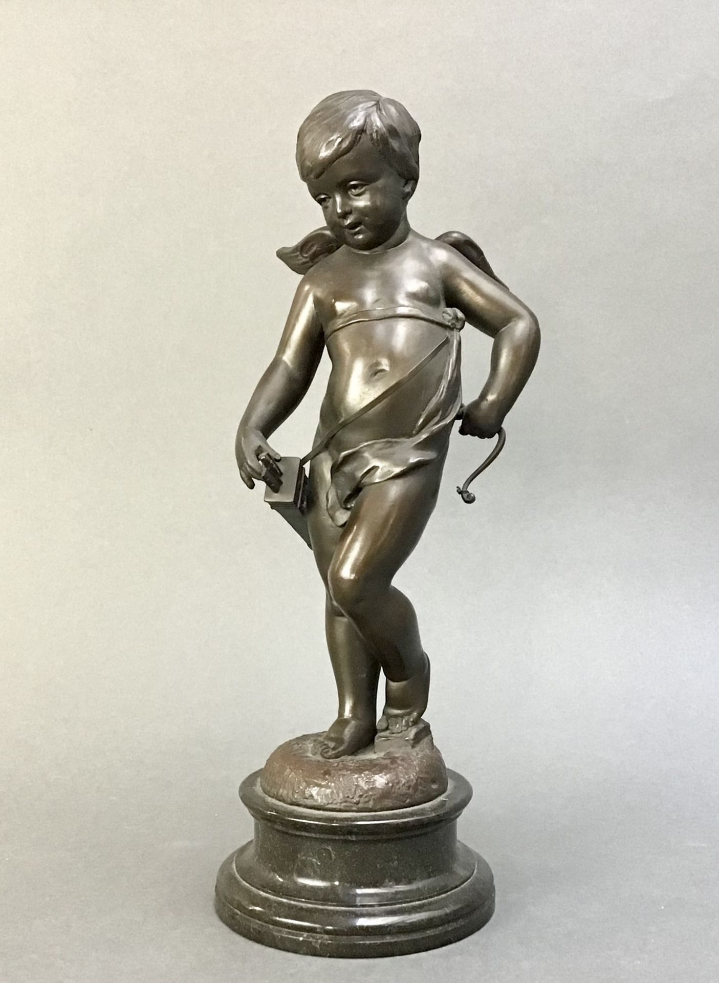 Bronzefigur Amor, um 1900, Bronze braun patiniert,
