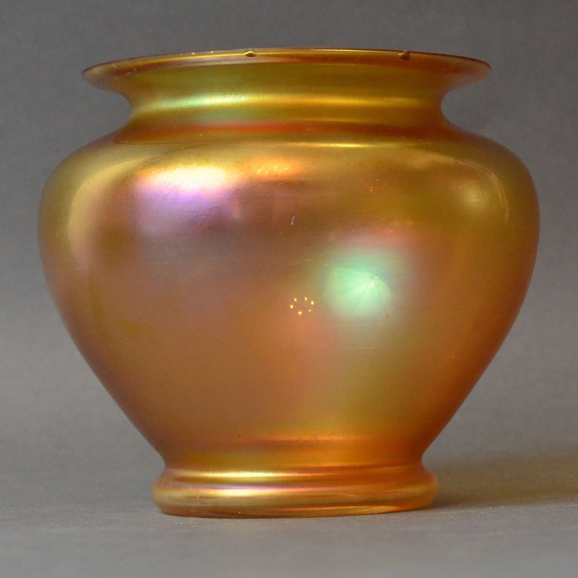 WMF-"Myra"-Vase, um 1935, silbergelbes Glas in "Myra"-Technik