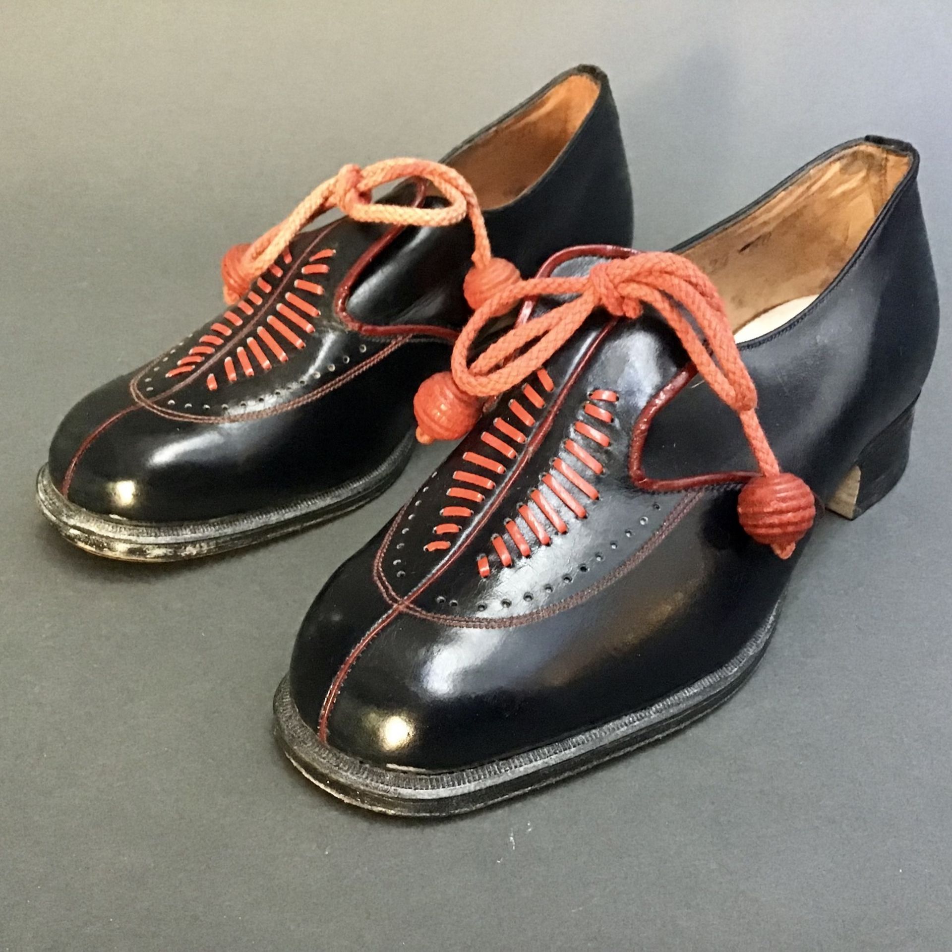 Kinderschuhe um 1930, "EDI-Schuhe Deutsche Wertarbeit" im OK, Größe 30,