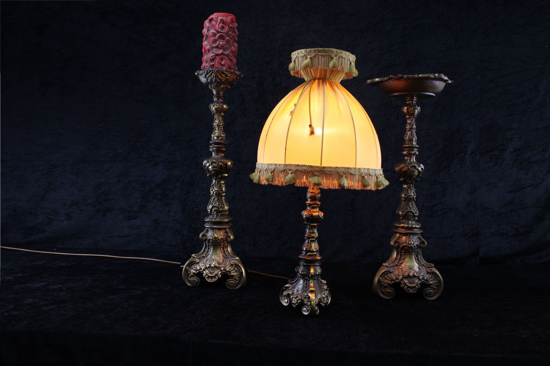 Konvolut Tischlampe, Aschenbecher, Kerzenleuchter, Bronze massiv, 2.H.20.Jh. - Bild 2 aus 10