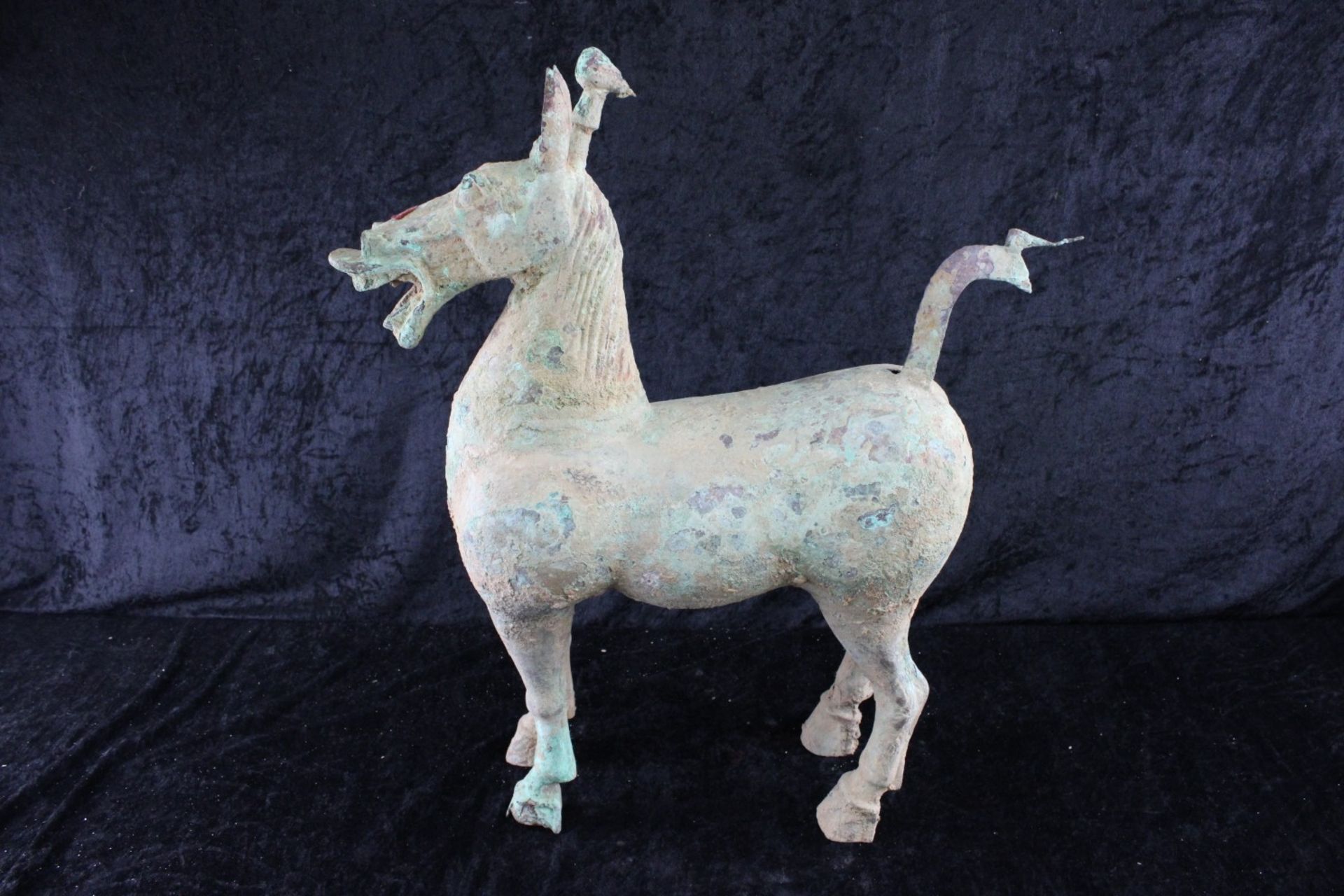 Große asiatische Bronzefigur "Pferd", um 1900 - Image 2 of 4