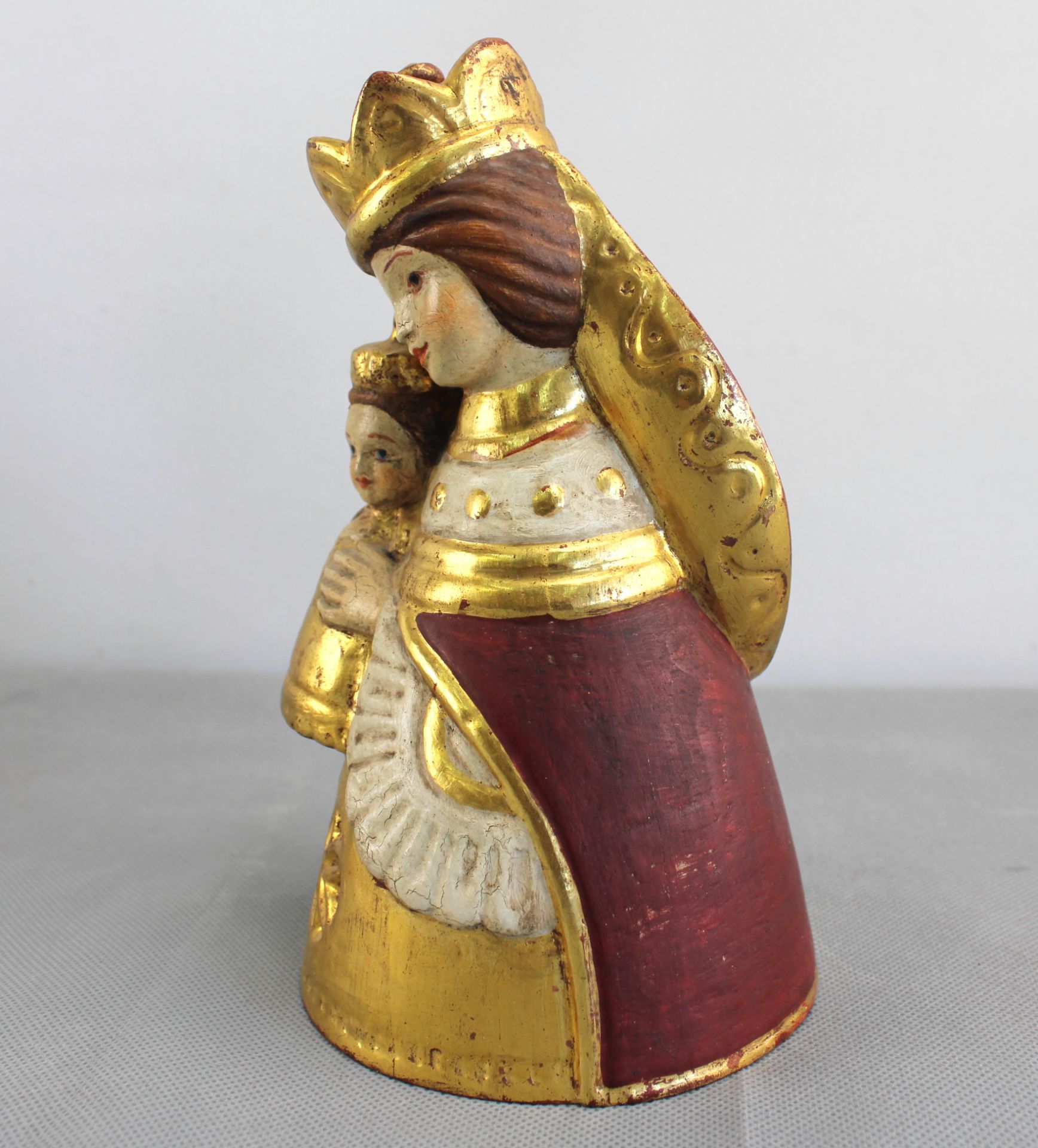 Madonna "Mariazeller Gnadenstatue", Holz geschnitzt, polychrome Fassung, mit Blattgold belegt, H:17, - Bild 2 aus 3