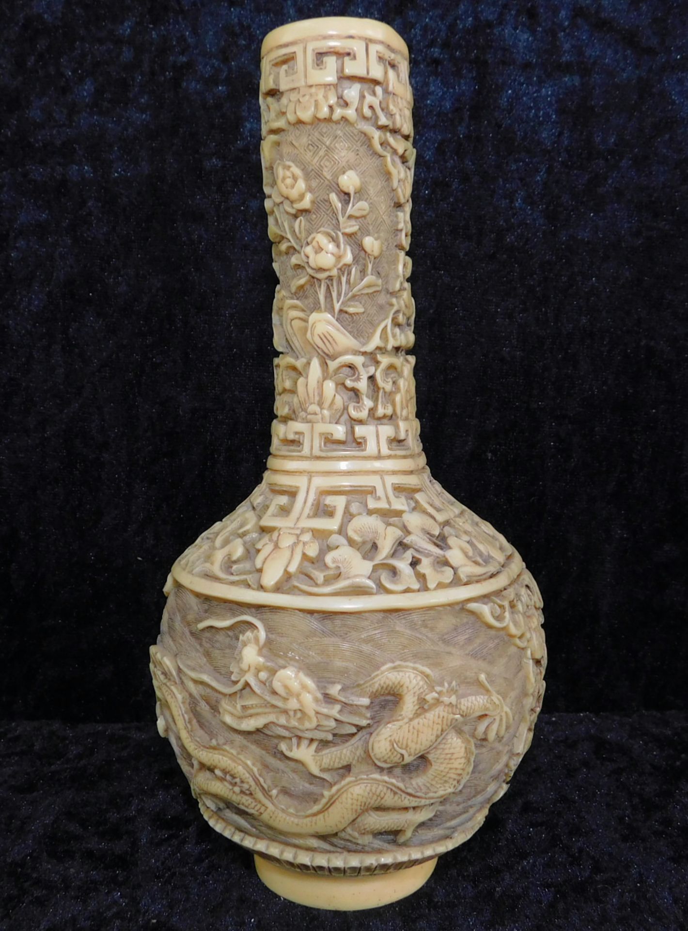 Chinesische Vase, Anfang 20. Jh., h: 21,5 cm, Ø 11 cm