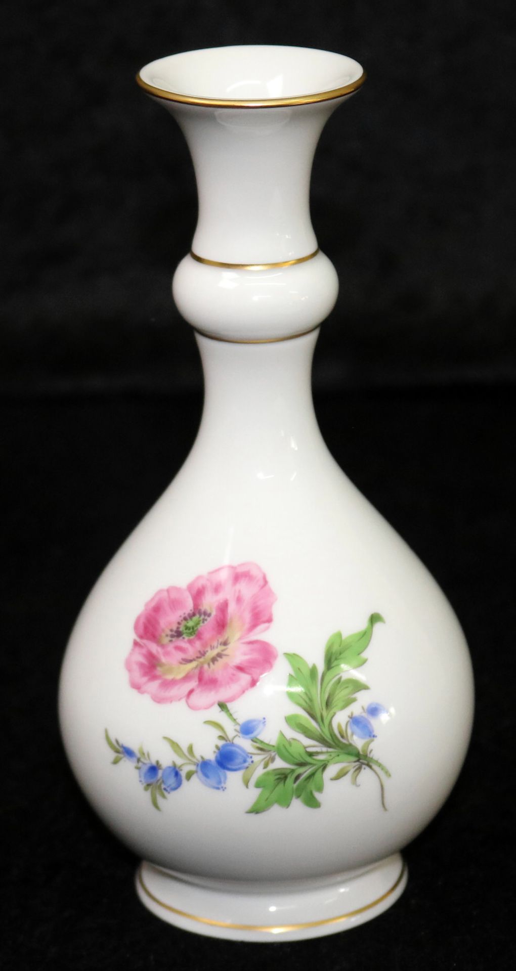 Meissen Porzellan, Vase mit Blumendekor, 2. Wahl, gekreuzte Schwerter, H: 18 cm