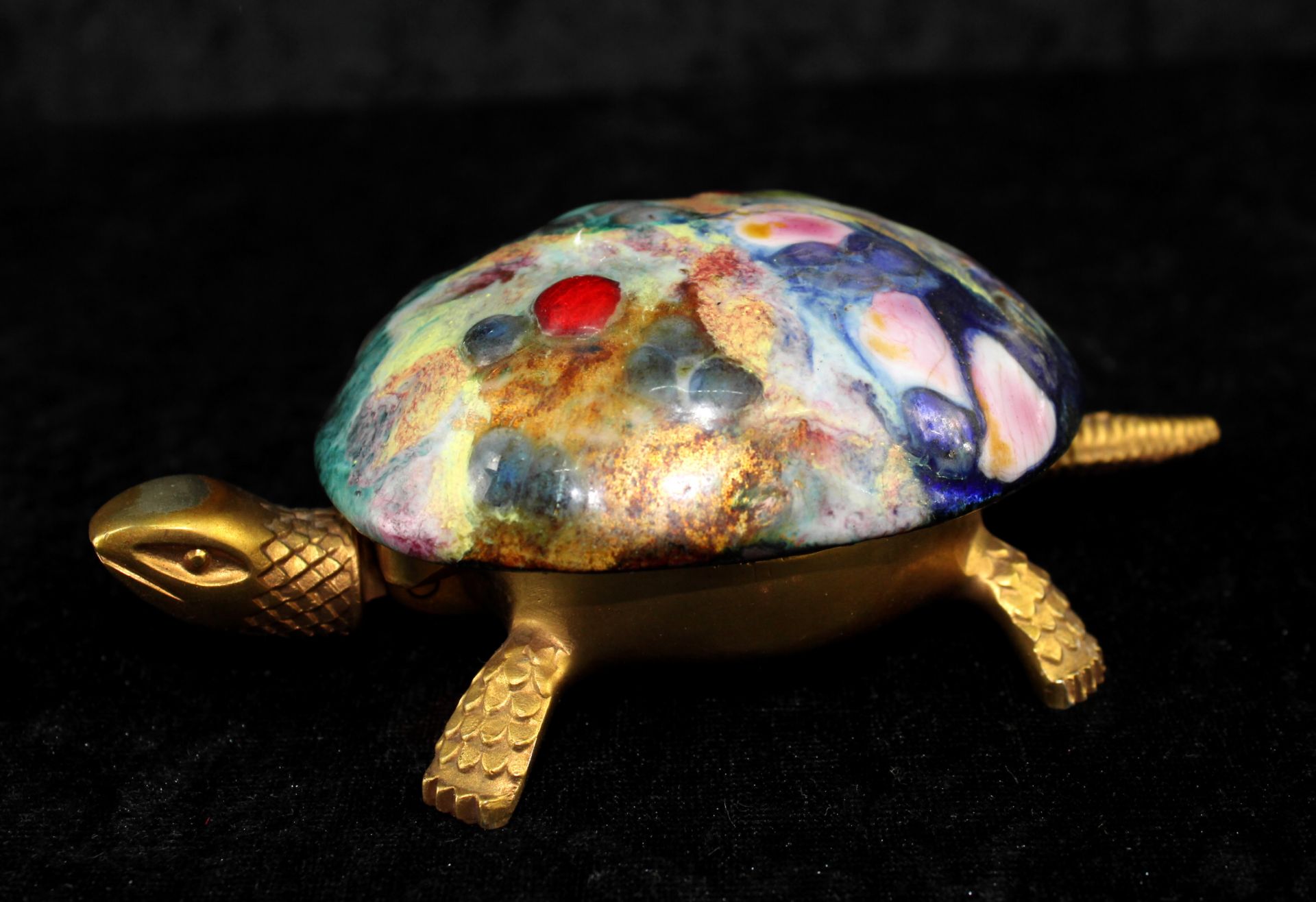 Tischglocke in Form einer Schildkröte, Bronze, Panzer emailliert
