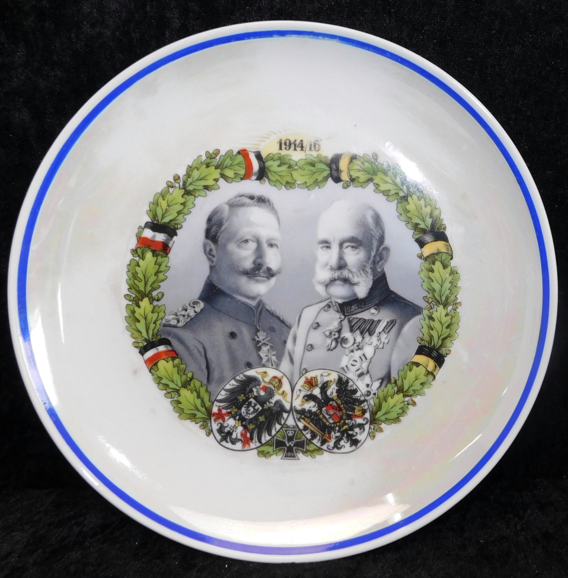 Patriotischer Teller, 1914/16 Kaiser Wilhelm II. u. Franz Joseph I., Ø 24,5 cm