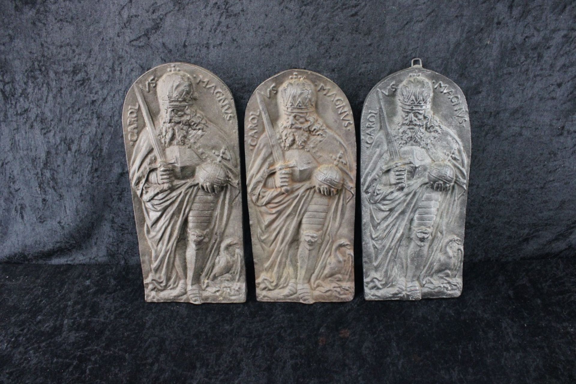 3 Eisenguss Reliefplatten Carolus Magnus; Karl der Große Relief