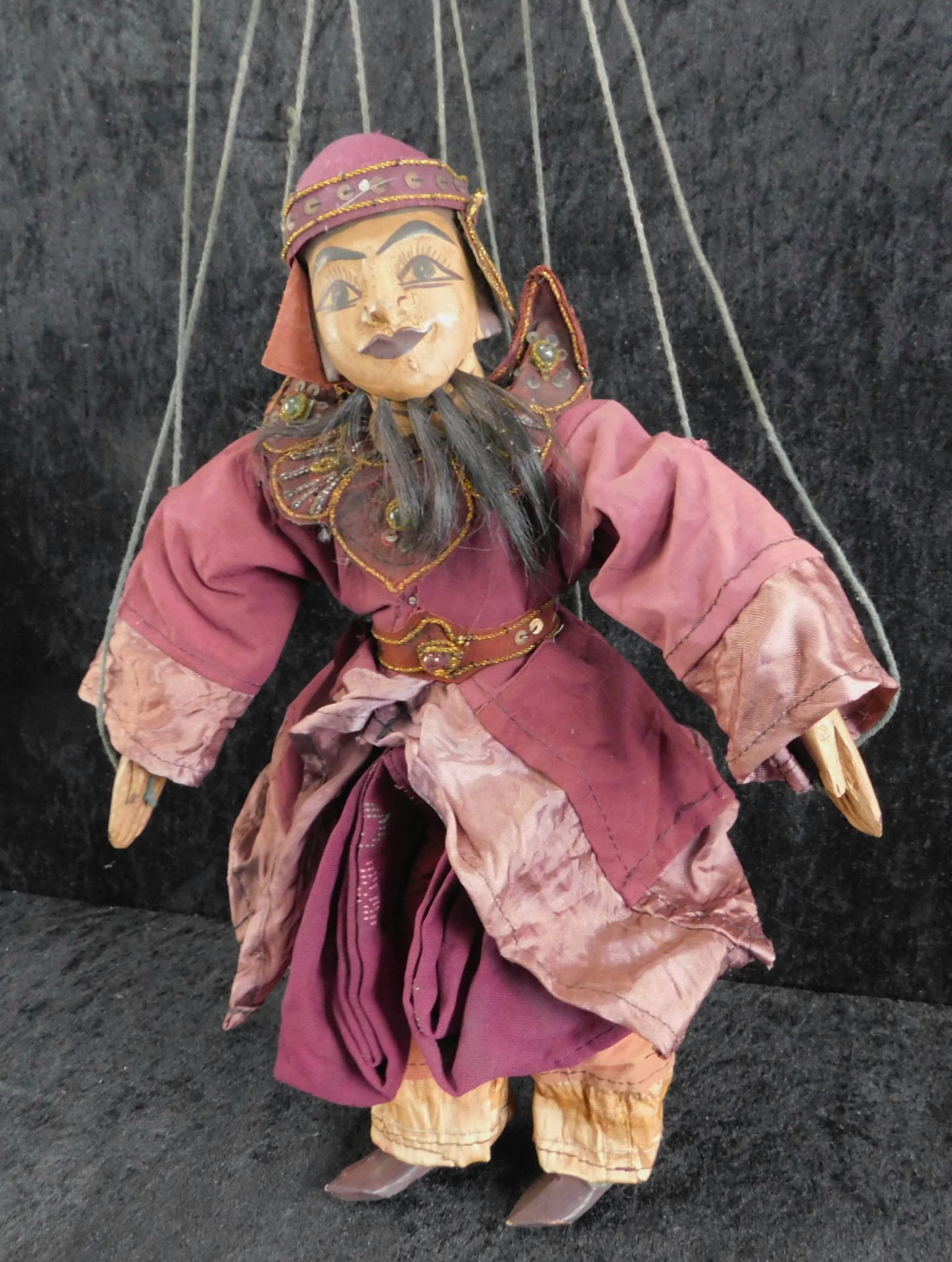 Marionette, Thailand um 1900, Holz bemalt, Fadengelenke, Höhe 35 cm