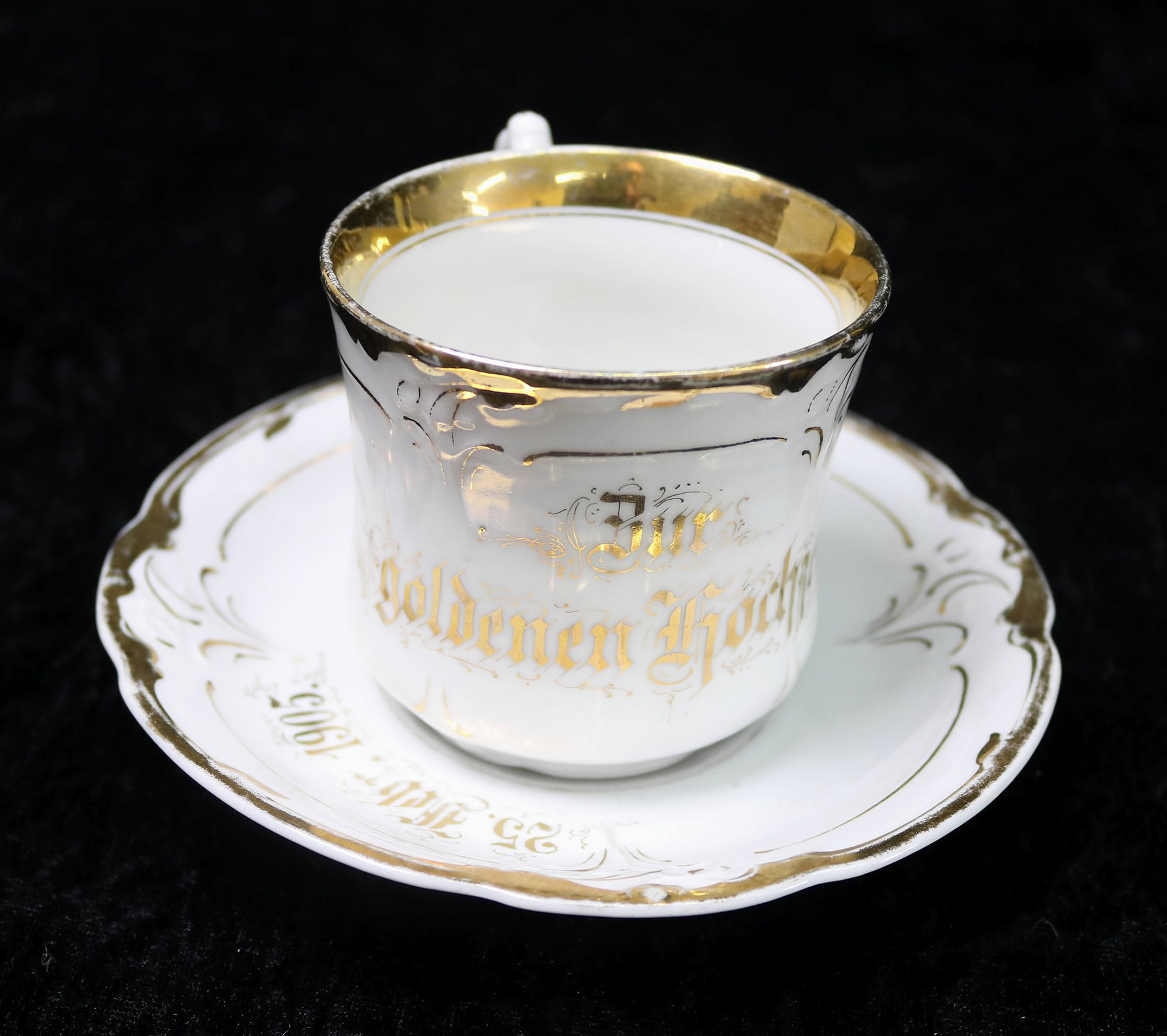 Hochzeitstasse "Zur Goldenen Hochzeit, 25. Febr. 1905", datiert, mit Untertasse, um 1900