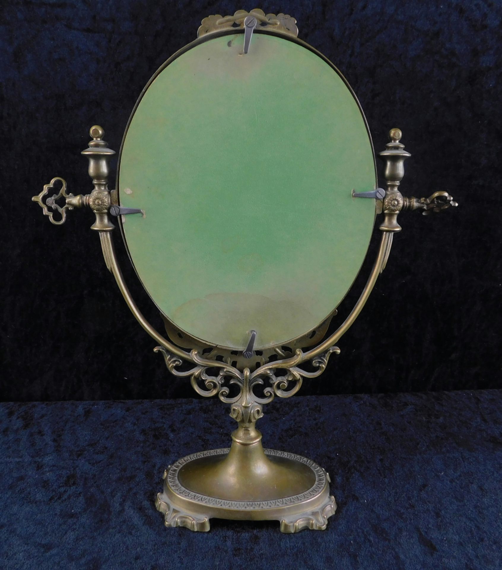 Tischspiegel mit 2 Kerzenhaltern, Messing, 2. H. 20.Jh., - Image 3 of 3