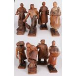 Heinz Schiestl (1867-1940) Werkstatt, 8 Figuren, die die Weinlese darstellen, Holz, dezente