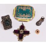 Konvolut 5 Schmuckstücke: Kreuz, um 1900, mit Almadinen und feinster Blattdekoration, handgemalte
