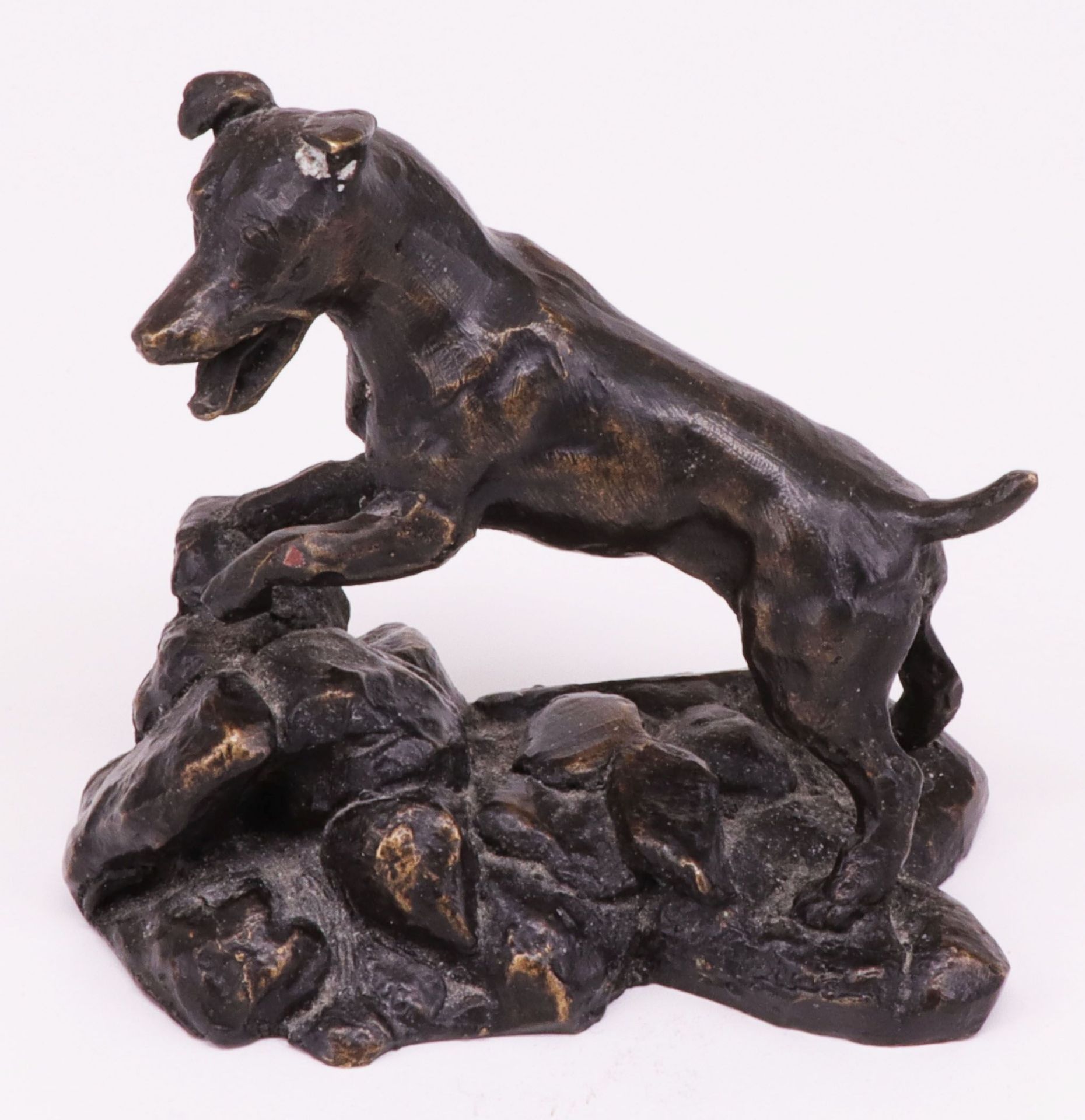 Edouard DROUOT (1859-1945), Jagdhund auf naturalstischem Sockel, Bronze, bez., H. 10 cm