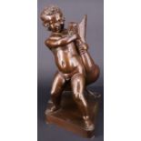 Ferdinand Barbedienne (1810-1892), Putto mit Ganter: Auf asymetrischer Platte steht ein nackter