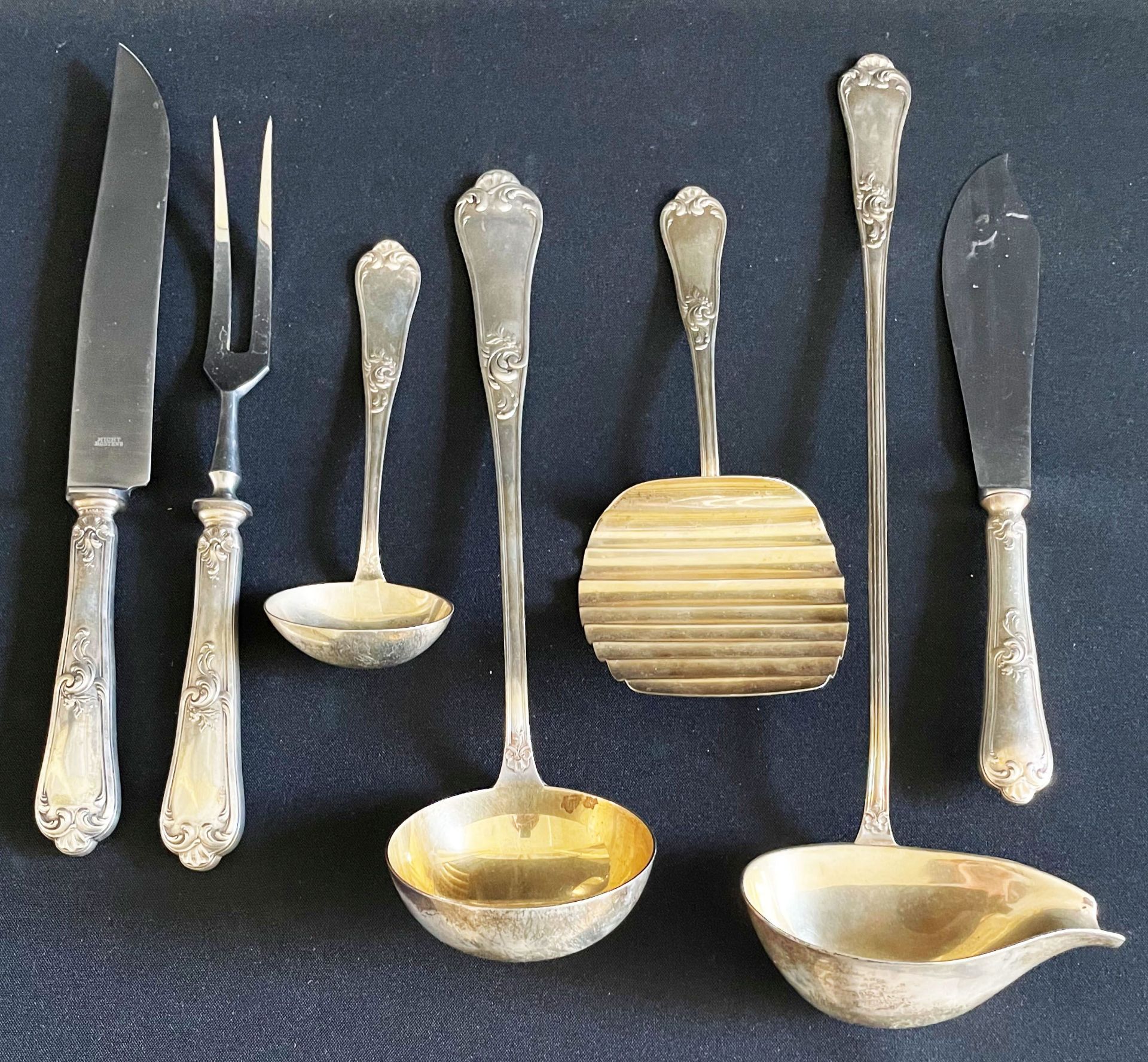 Silberbesteck für 12 Personen, Bruckmann, gepunzt, 800er Silber: große Messer, Gabeln und Löffel, - Bild 4 aus 8