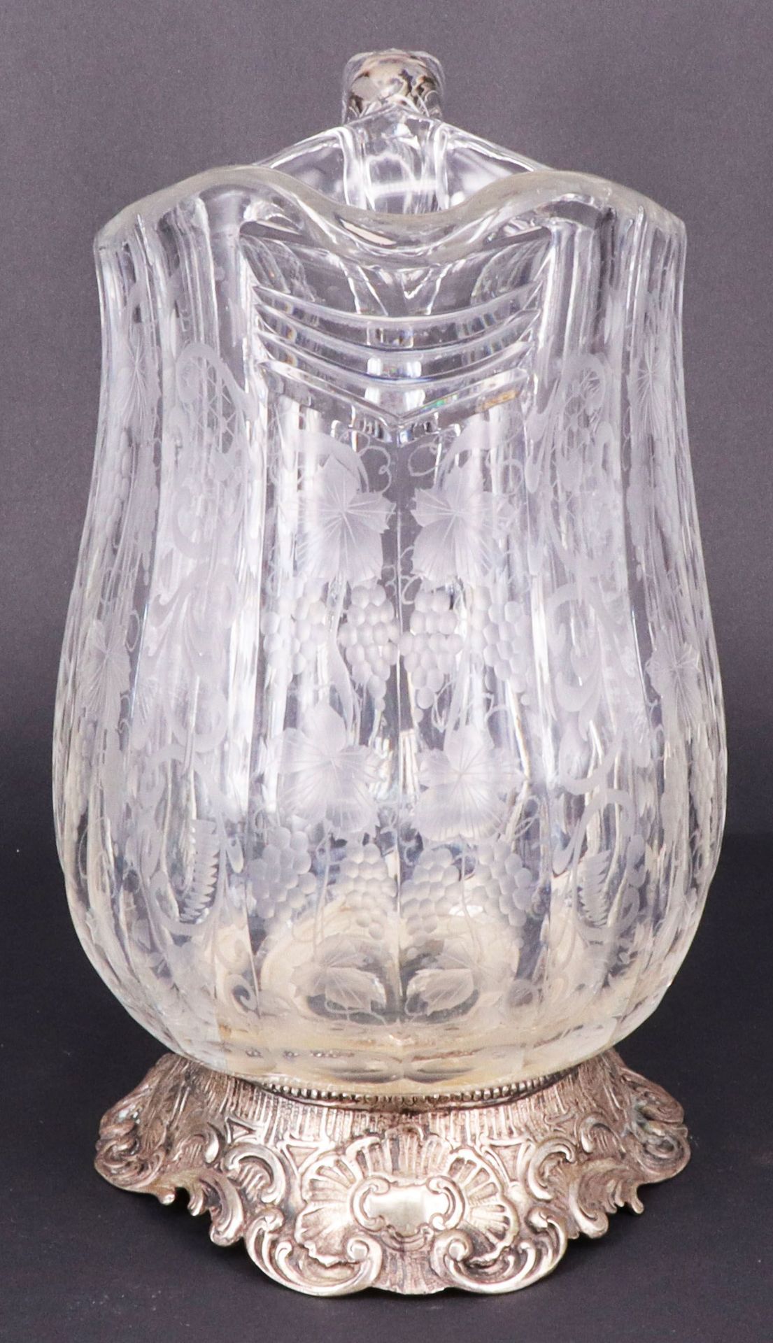 Glaskrug auf Silberfuß, Hanau, Schleißner & Söhne, um 1900, Krug aus farblosem Kristallglas mit - Image 3 of 4