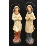 Zwei Heiligenfiguren mit gefalteten Händen, um 1900, Holz, farbig gefasst, H. 45 cm