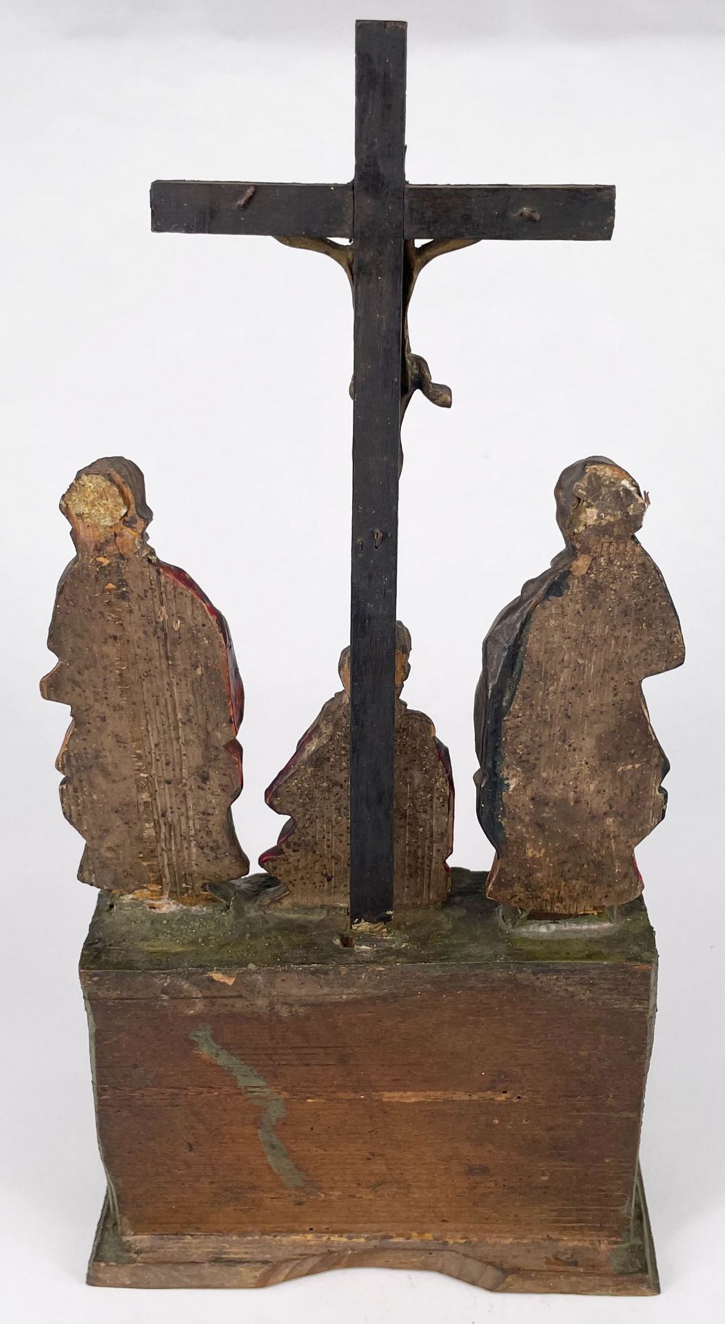 Kreuzigungsgruppe, 19. Jh., Holz, Kunststoff, Pappmaché, Bronze-Christus, farbig gefasst, über - Image 6 of 7