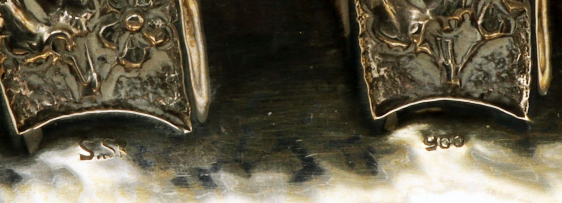 Silberschale, 900er Silber, wohl Frankreich. Auf vier Füßen navetteförmiger Körper mit Wellenrand - Bild 3 aus 4