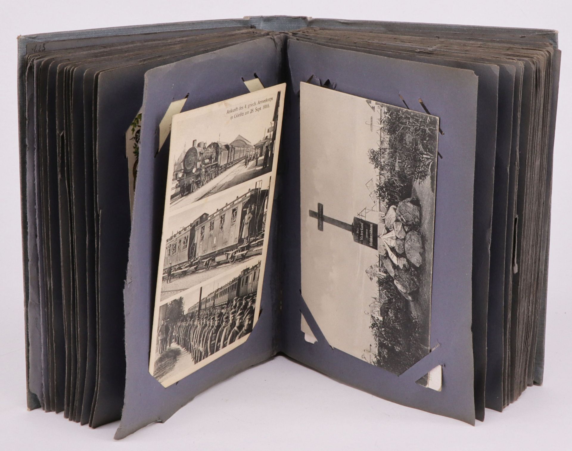 Konvolut Postkarten in Album, Feldpostkarten aus dem 1. Weltkrieg, beschrieben und gestempelt, - Image 4 of 10